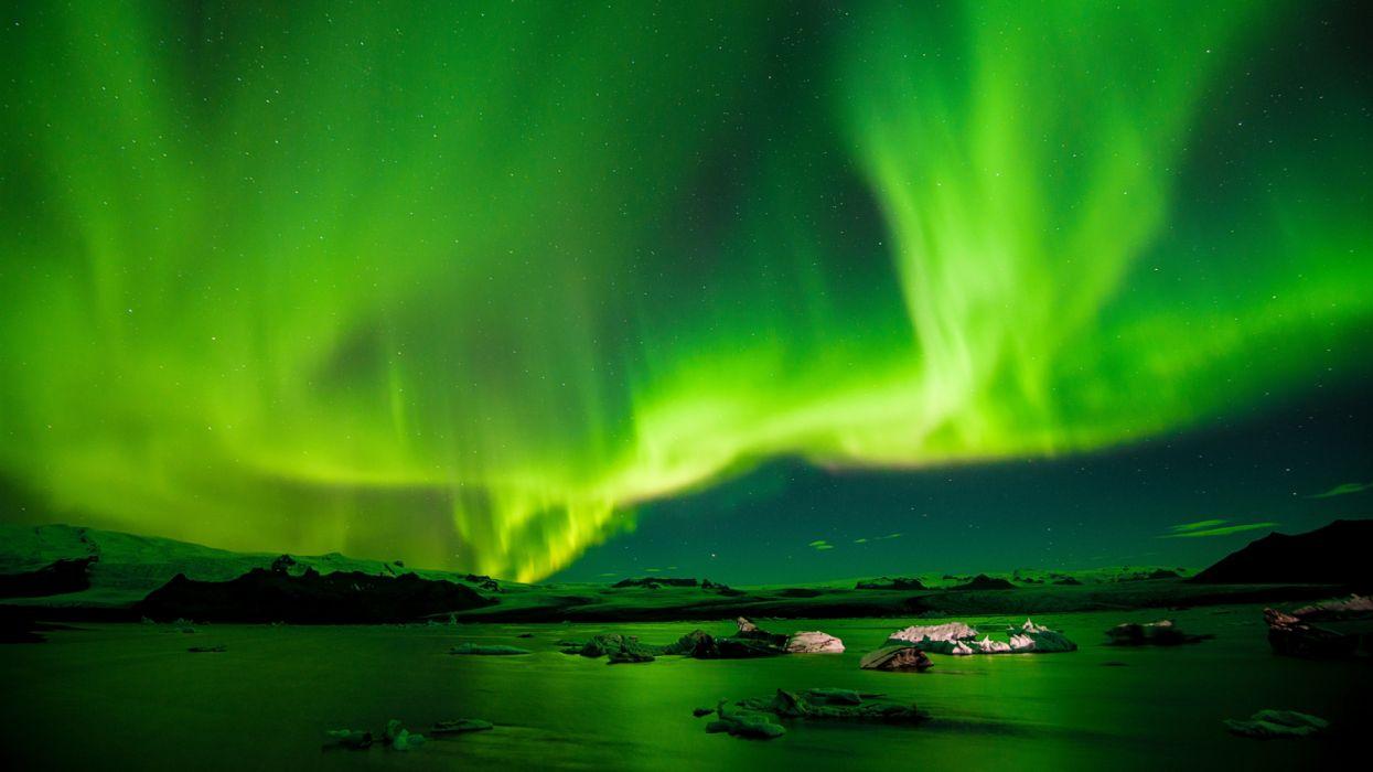 1245x700 Radiance sky northern lights night green wallpaperx1440