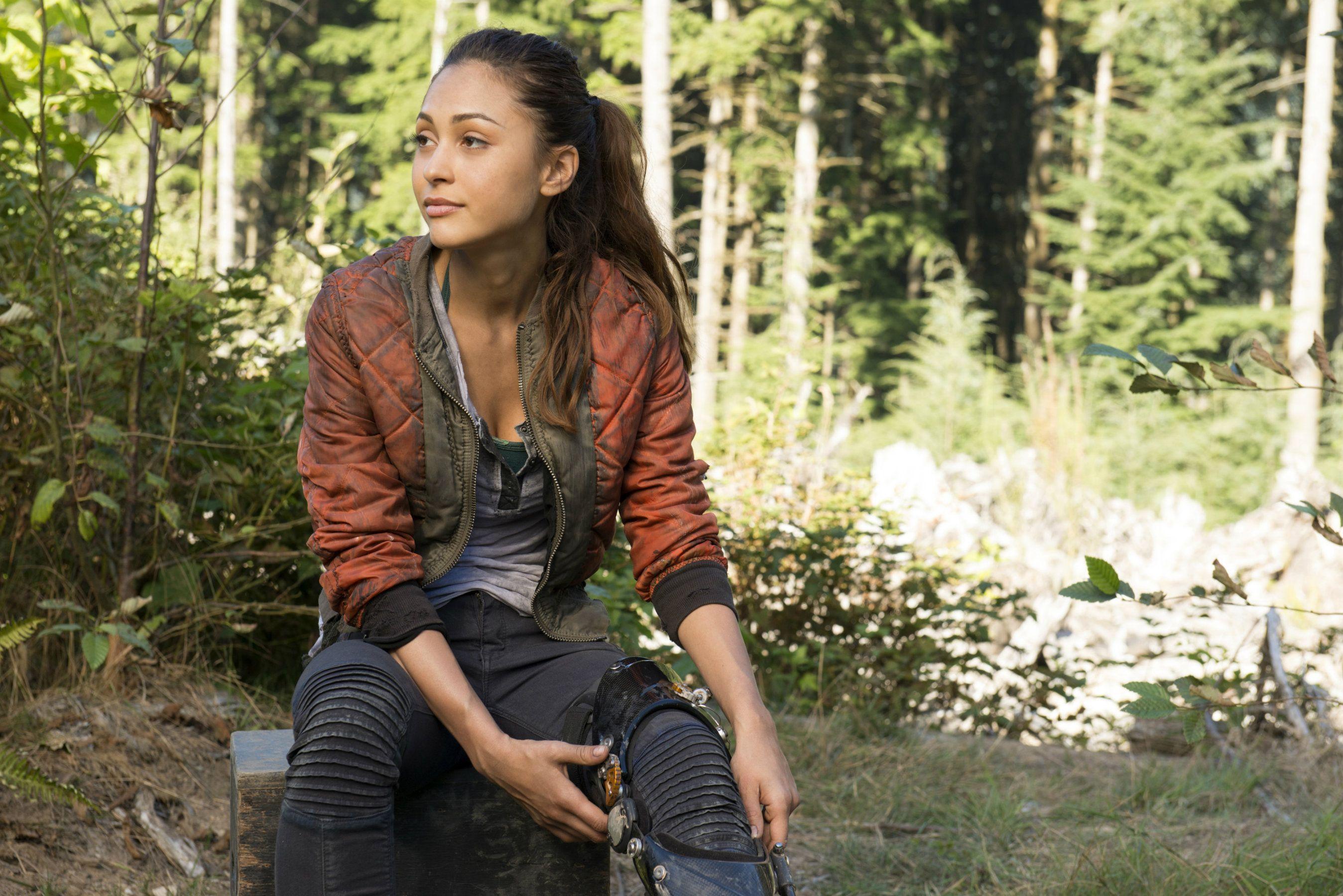 2697x1800 Raven Reyes