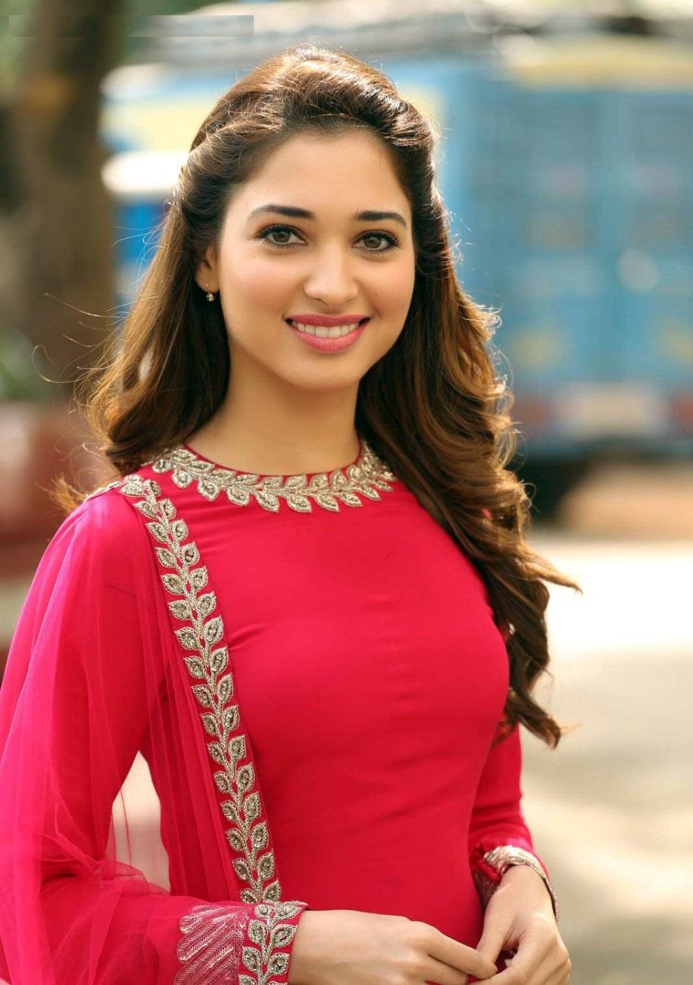 999x1418 Tamanna Bhatia HD Wallpaper (999x1418 px, 0.28 Mb)