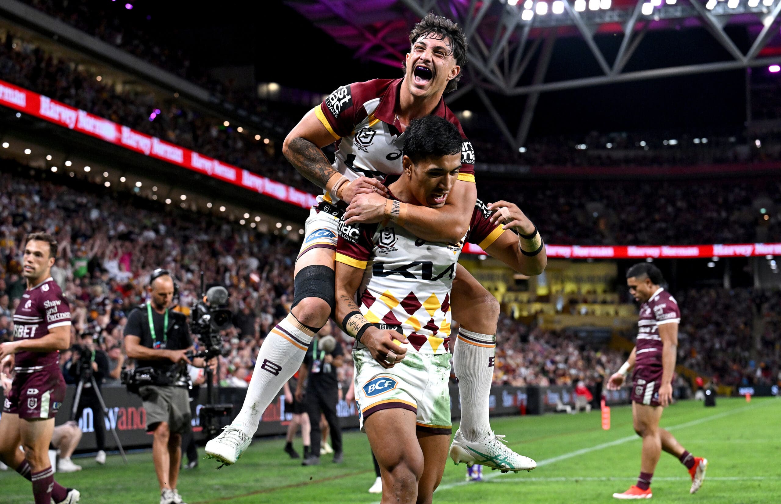 2560x1652 Broncos address Kotoni Staggs 'Run It Straight' video