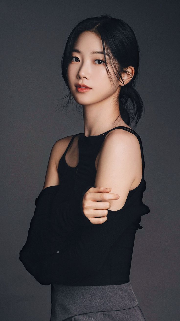 736x1308 Kazuha