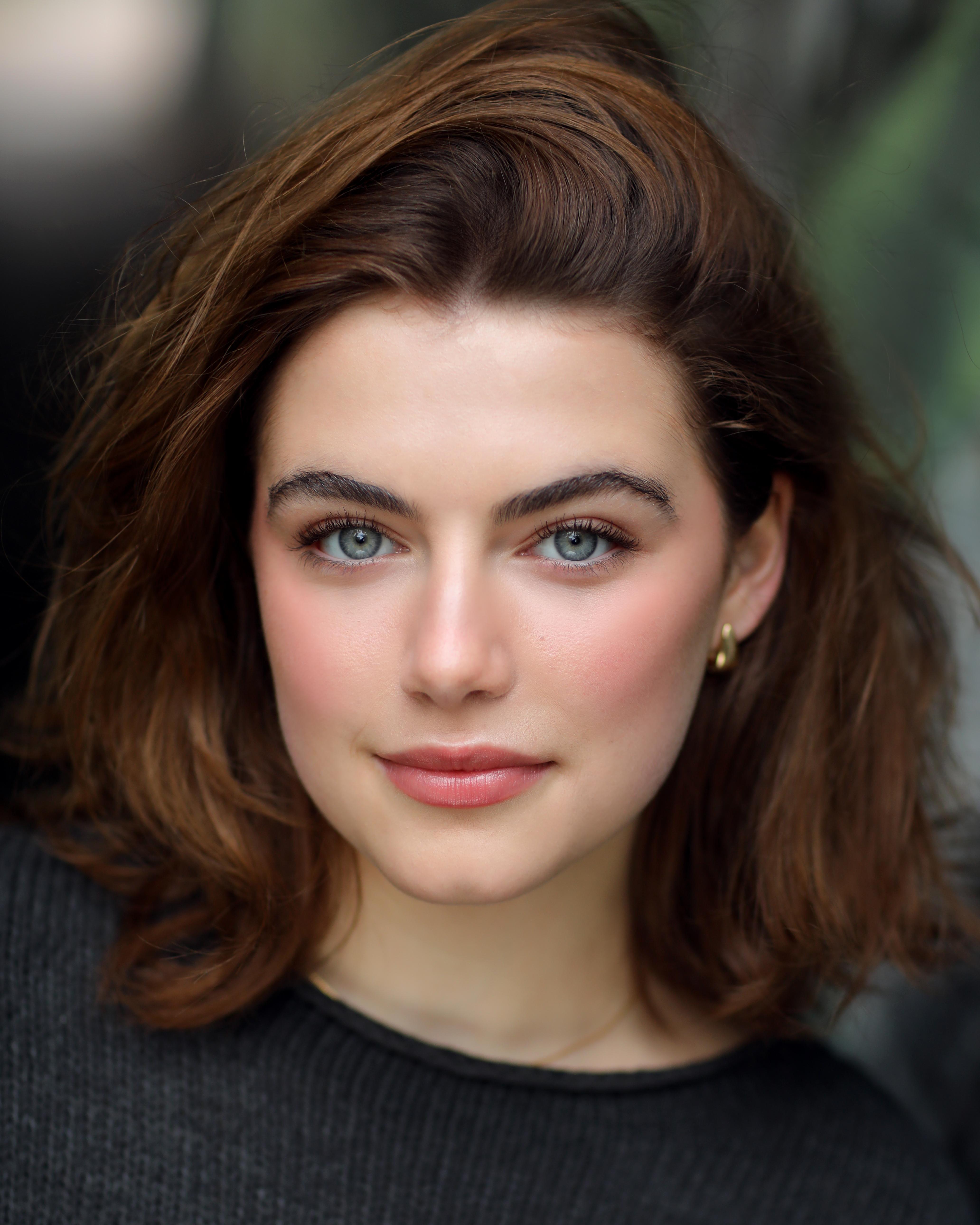 4129x5161 Ella Bright