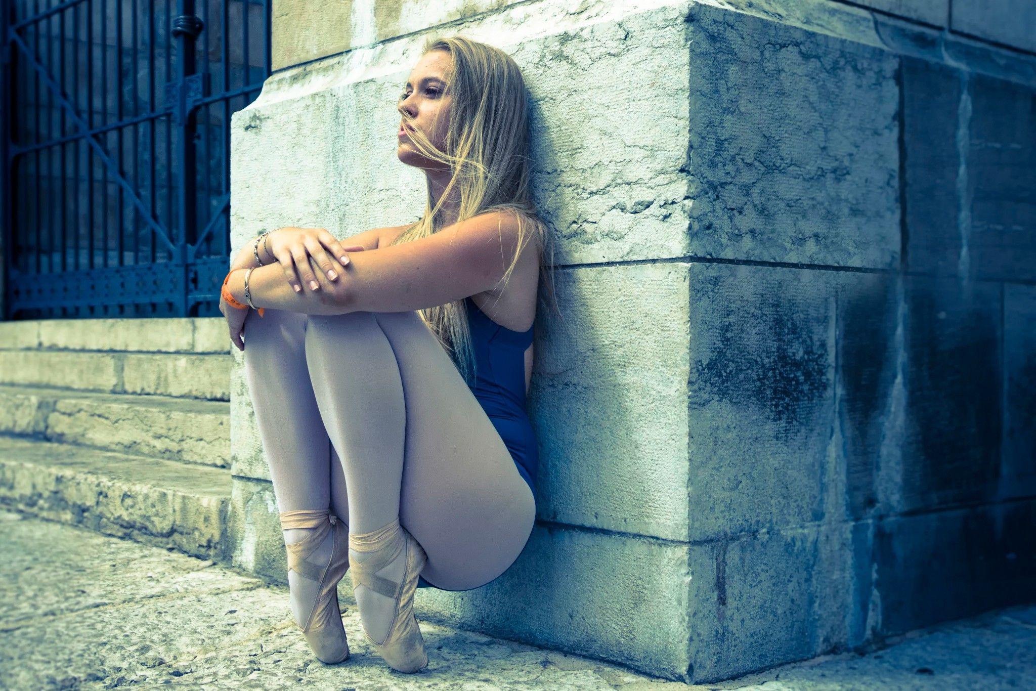 2048x1366 women, Ballerina, Ballet Slippers, Ballet, Tights, Blonde, Hair In Face, Bangles Wallpaper HD / Desktop and Mobile Background