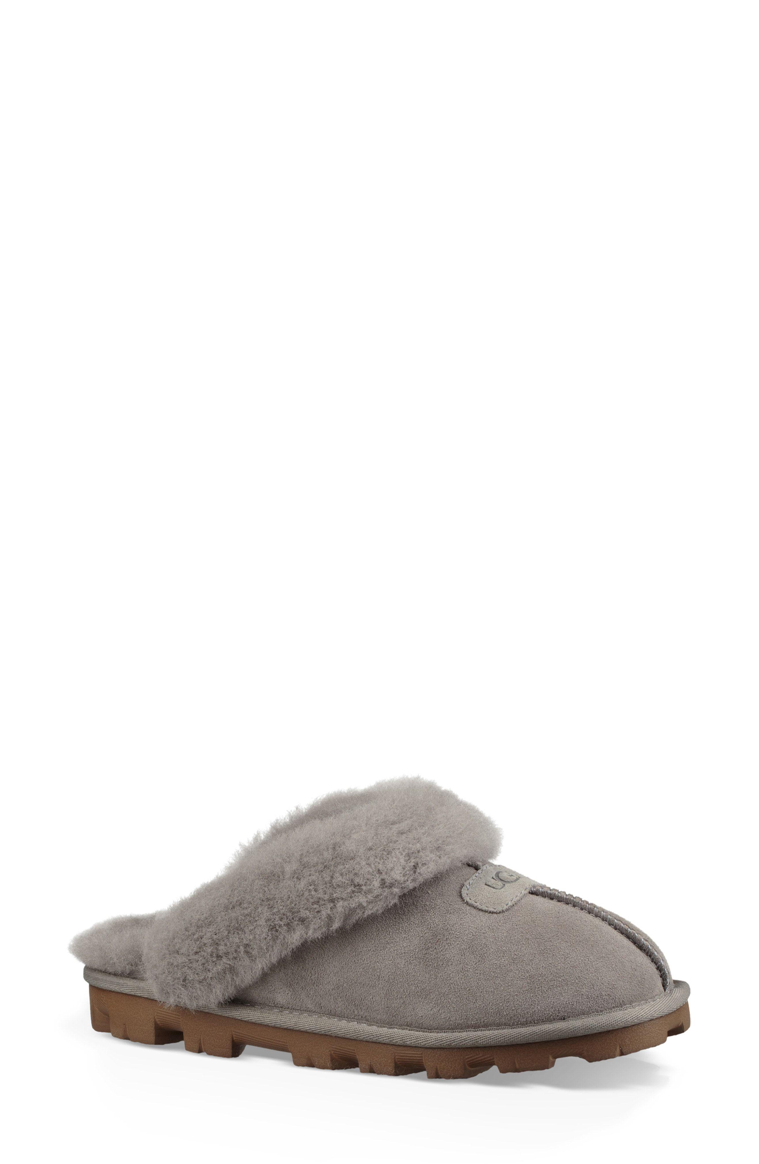 2640x4048 UGG Slipper Wallpaper