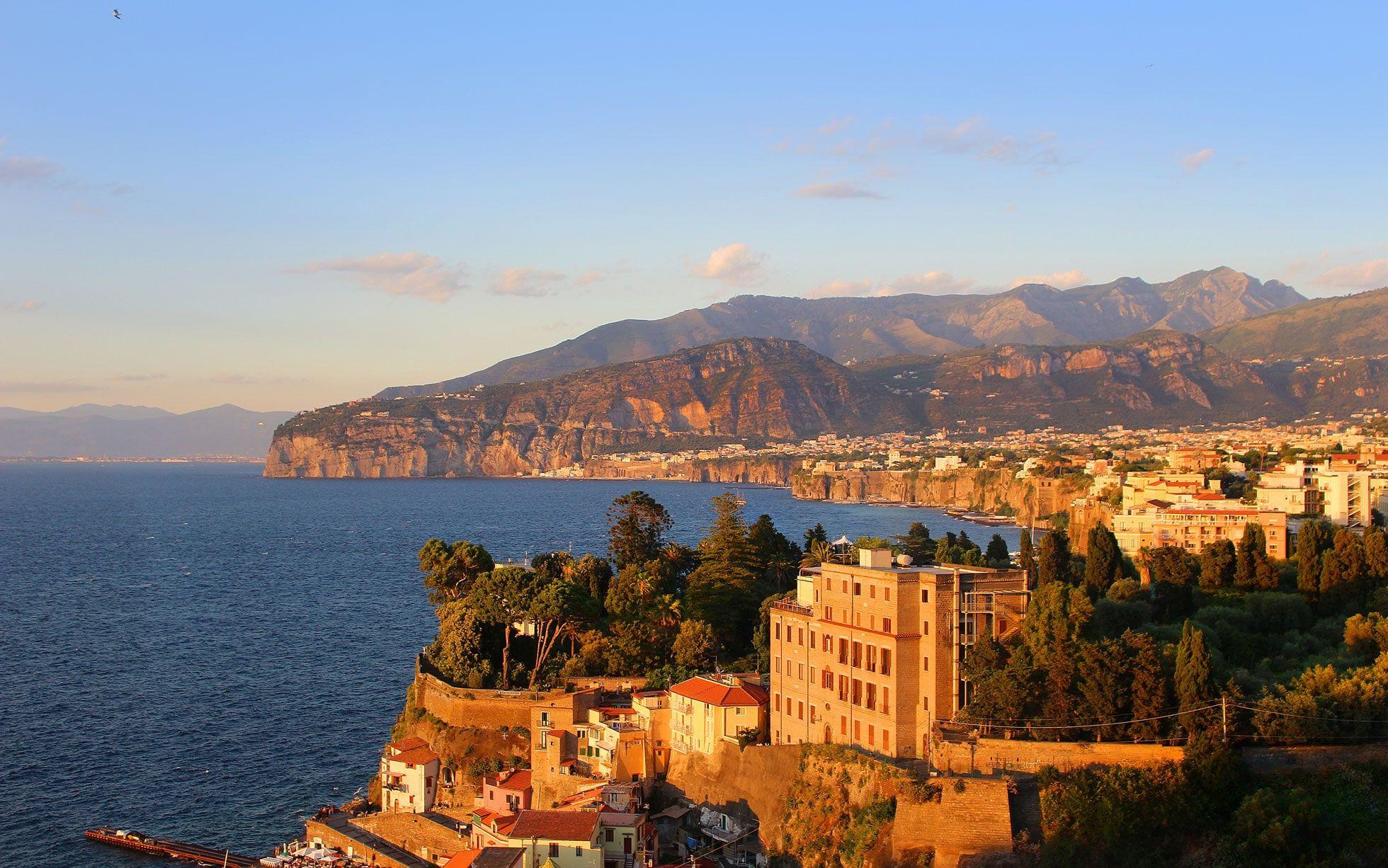 1960x1226 Hours in. Sorrento
