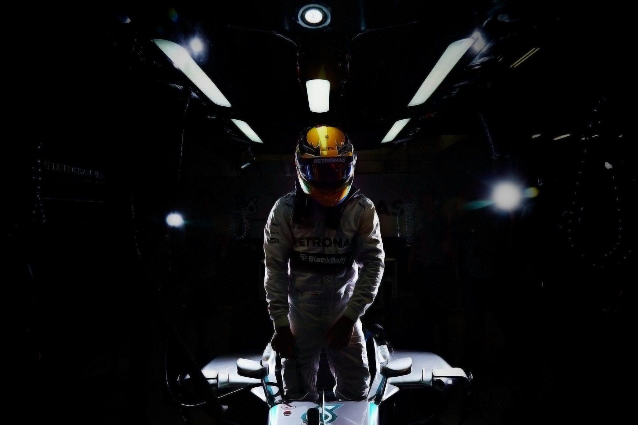 2048x1366 Lewis Hamilton (F1 AMG Petronas) In Garage [2048x1366]