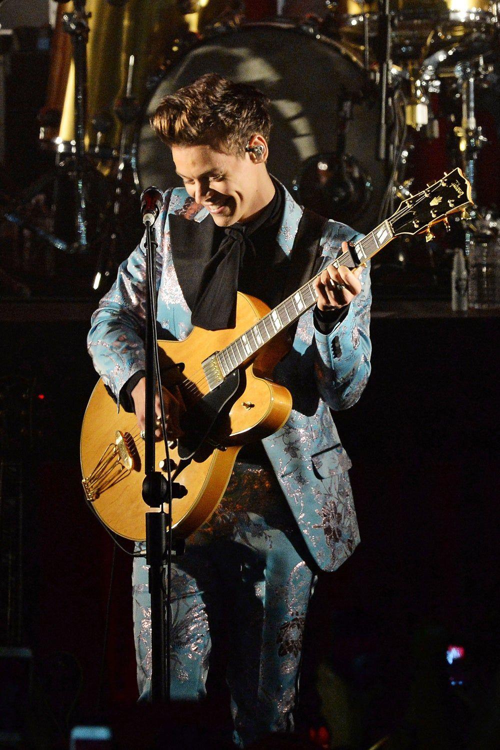 1000x1500 Harry Styles drops new Golden music video. London Evening Standard