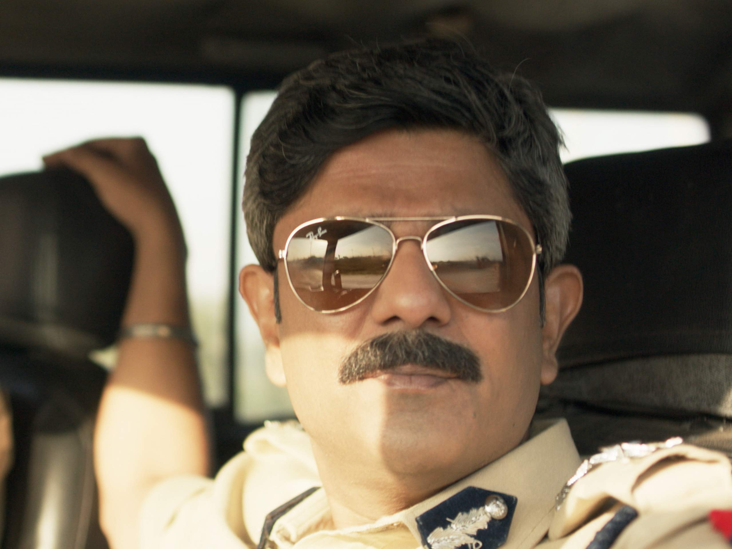 2560x1920 Watch Mirzapur 1 (4K UHD)
