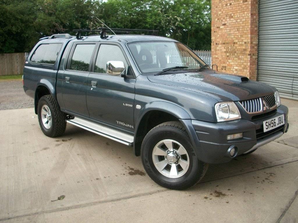 1024x768 Mitsubishi L200 Trojan Double Cab wallpaper Power Girl