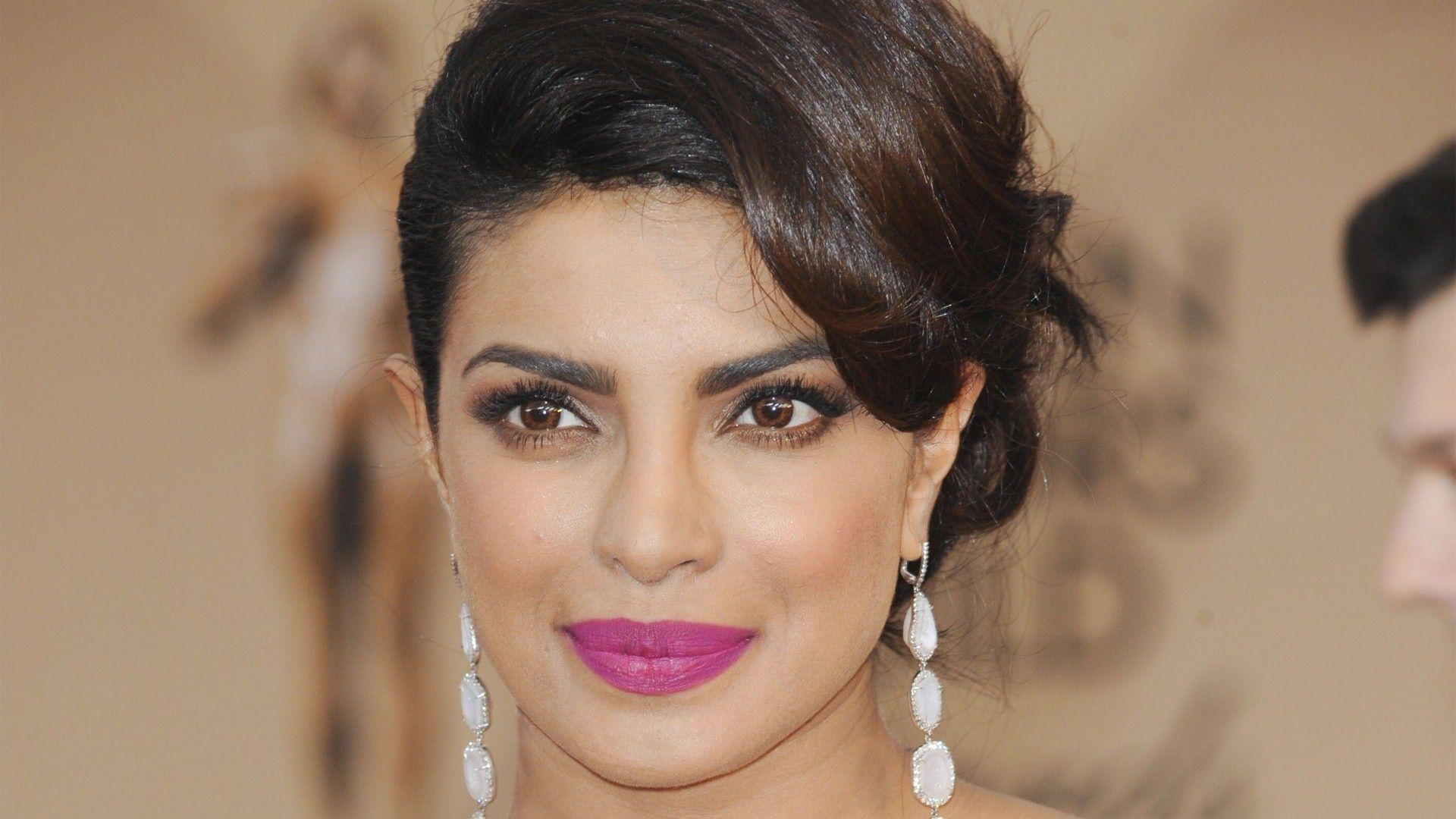 1920x1080 Beautiful Priyanka Chopra in Pink Lips