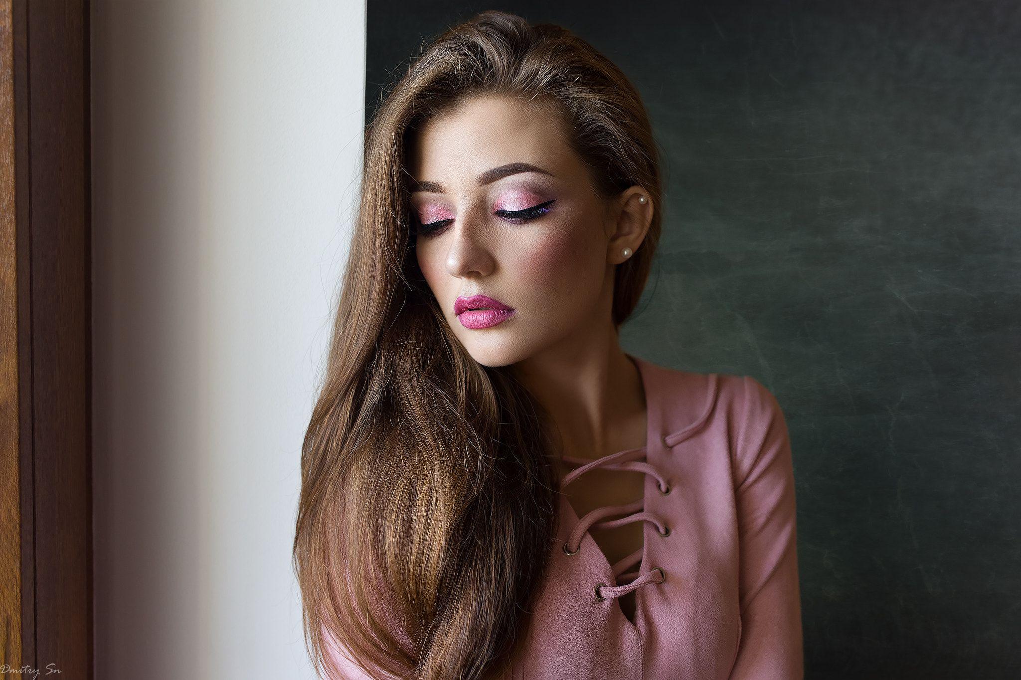 2048x1365 #face, #portrait, #eyeliner, #makeup, #women, #pink lipstick, wallpaper. Mocah.org HD Desktop Wallpaper
