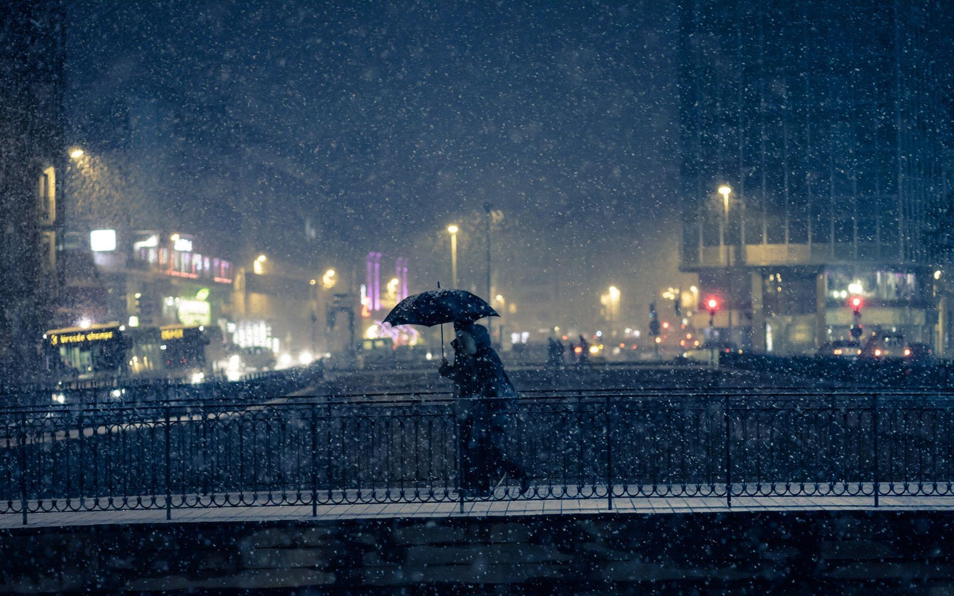 1920x1200 City night, lights, winter, snow, bridge, people, umbrella Desktop Wallpaperx1200 wallpaper download