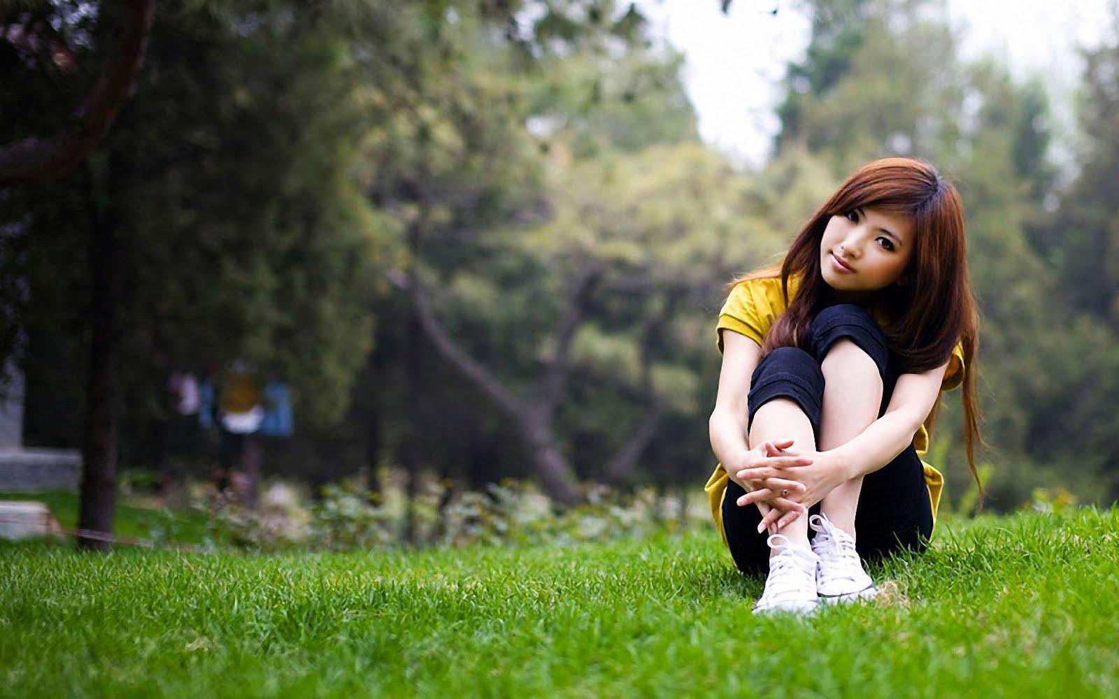 1600x1000 Wallpaper Girls Love