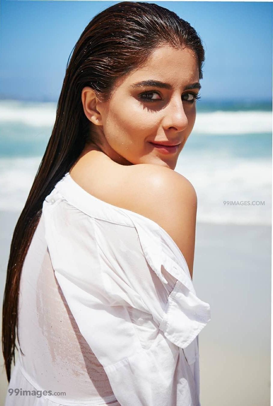 908x1350 Isha Talwar Hot HD Photo & Wallpaper for mobile (1080p) (908x1350) (2020)