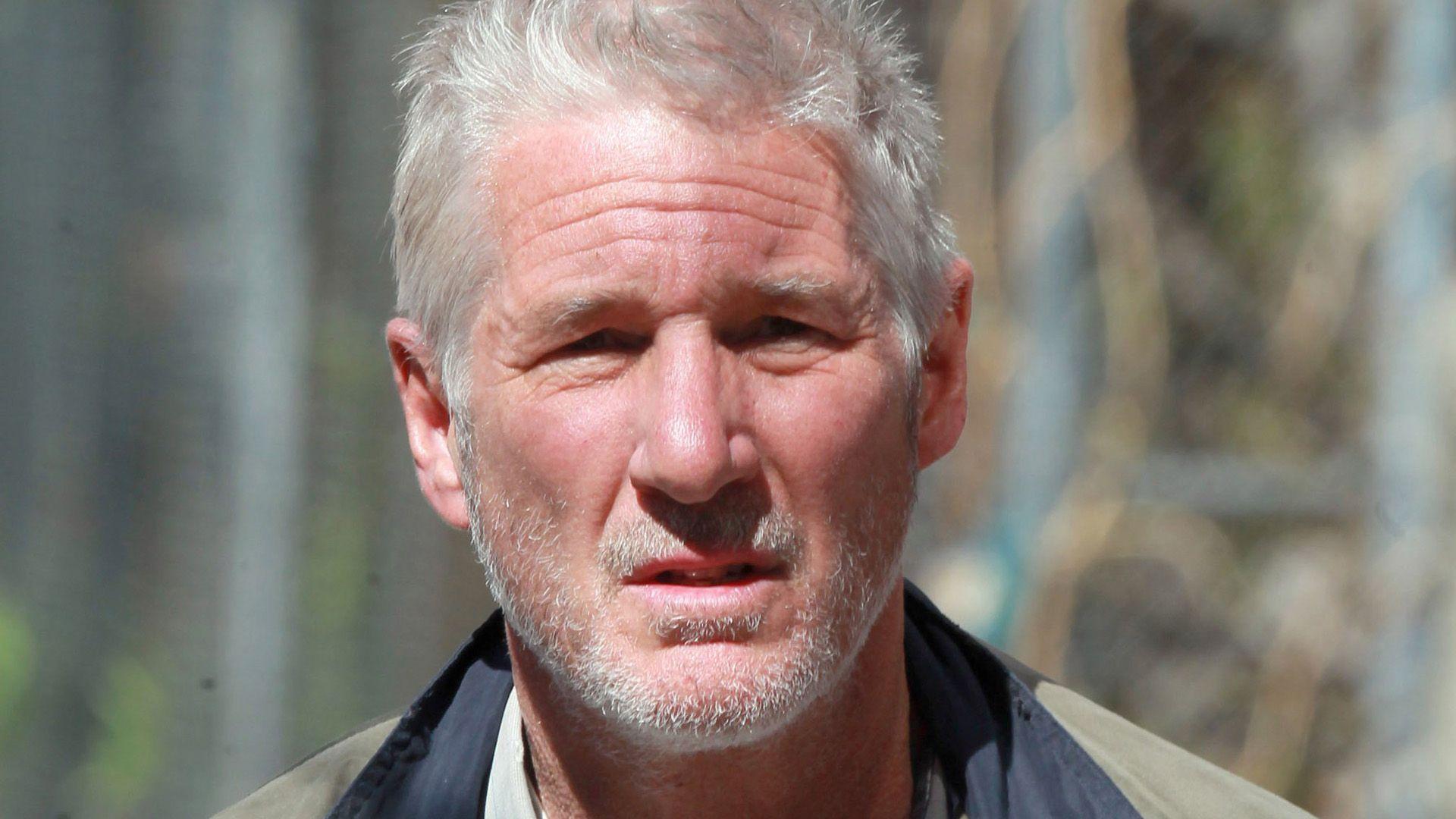1920x1080 Free download Tourist gives homeless Richard Gere her leftover pizza [1920x1080] for your Desktop, Mobile & Tablet. Explore Richard Gere Wallpaper. Richard Gere Wallpaper, Richard Armitage Wallpaper, Richard Sherman Wallpaper