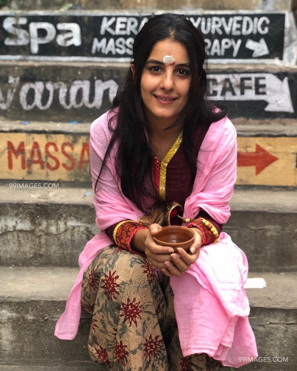 960x1200 Isha Talwar HD Wallpaper (Desktop Background / Android / iPhone) (1080p, 4k) (960x1200) (2020)