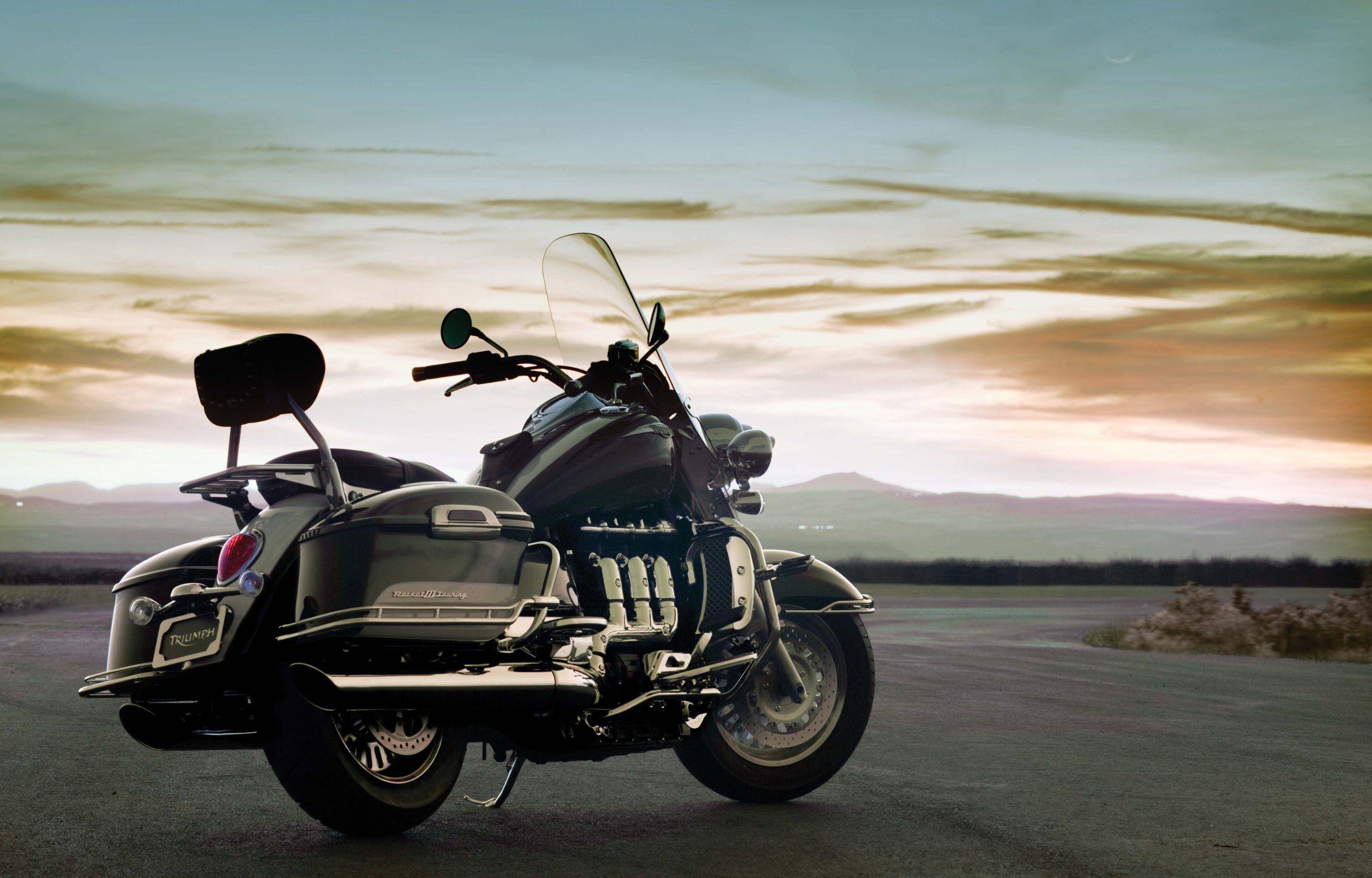 2500x1600 Excellent Triumph Motorcycles Wallpaper