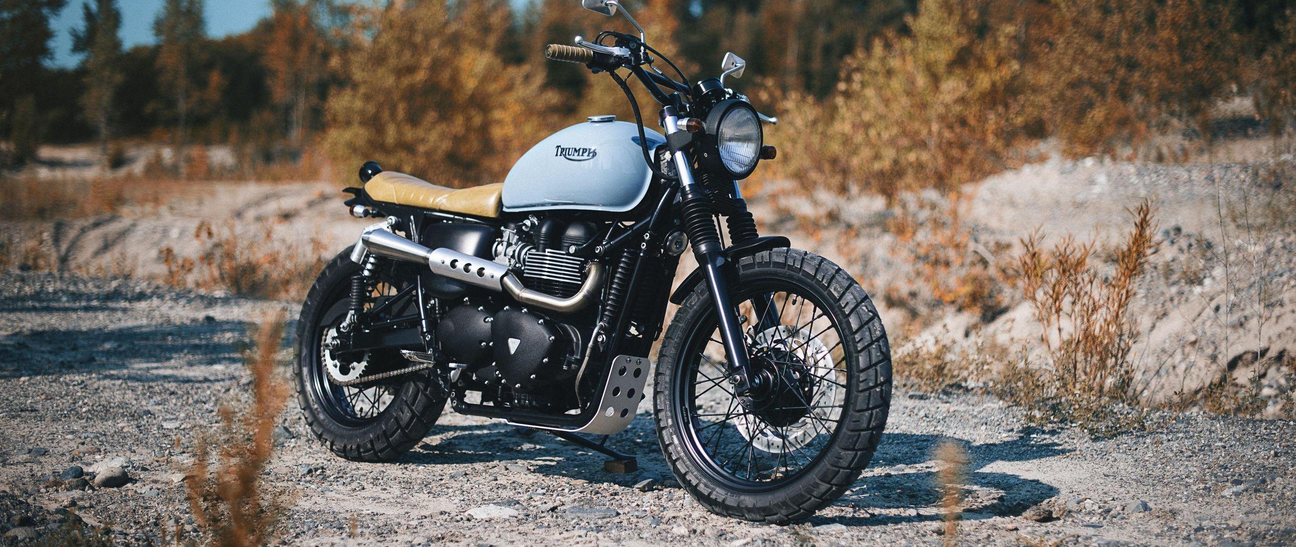 2560x1080 Triumph Bonneville Wallpaper