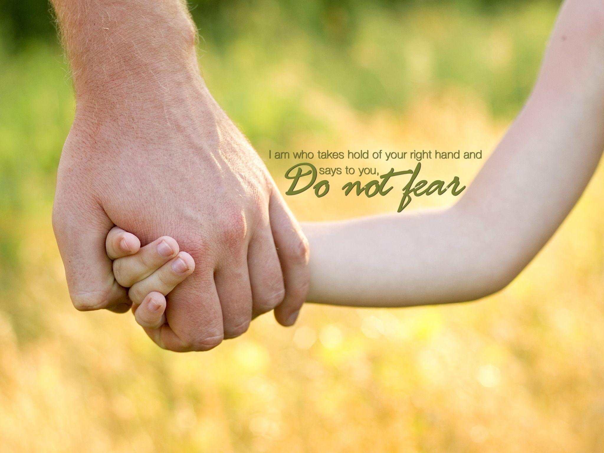 2048x1536 Holding Hands Wallpaper