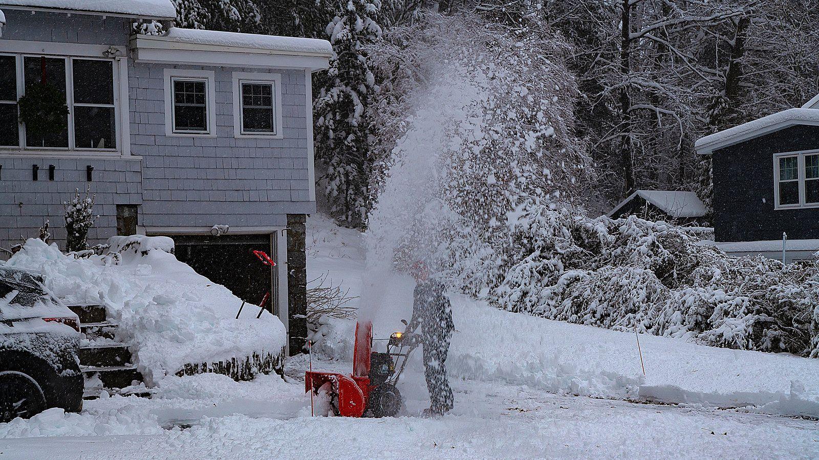 1600x900 Early Winter Storm Pummels Northeast