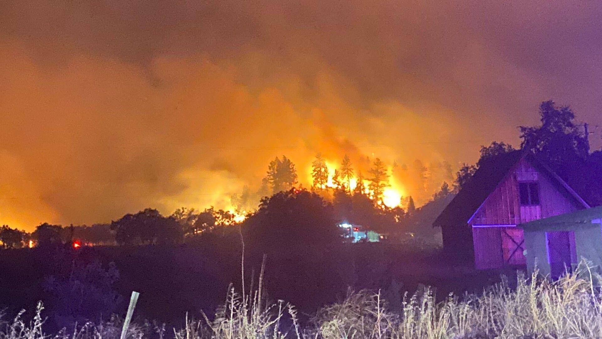 1920x1080 Sonoma, Napa county fire evacuations. Maps for Glass Fire