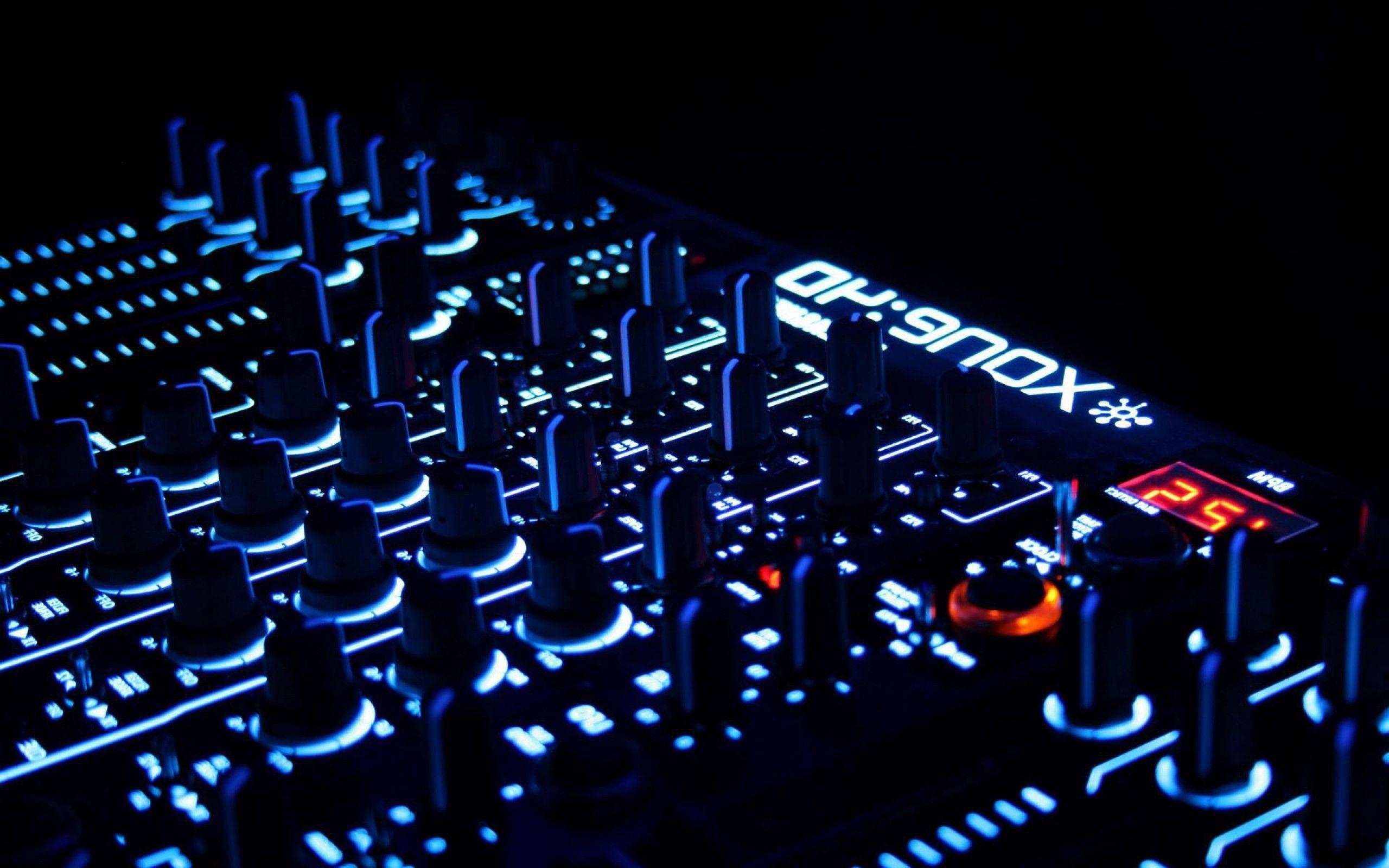 2560x1600 DJ Wallpaper