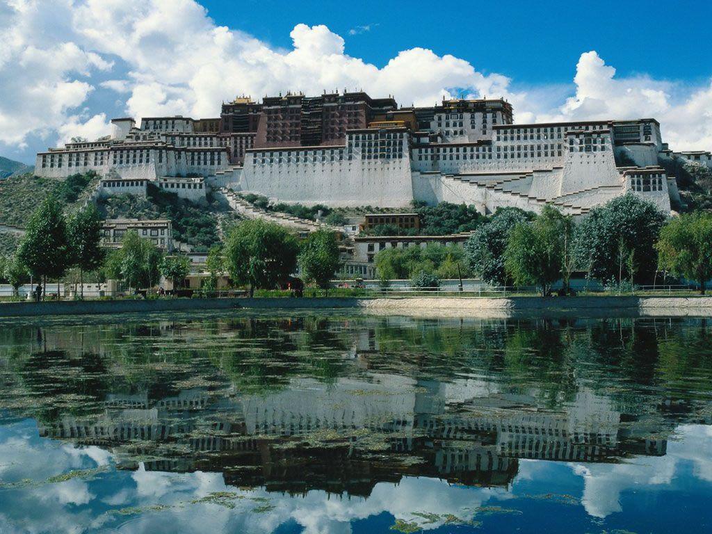 1024x768 Picture I took of the Potala Palace while in Tibet