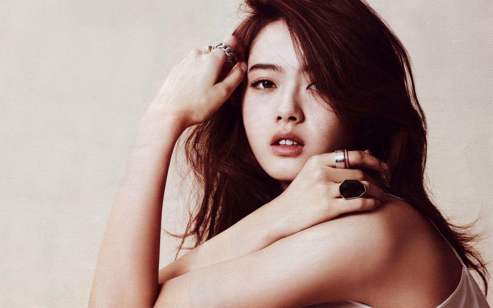 1600x1000 Go Ara Wallpaper