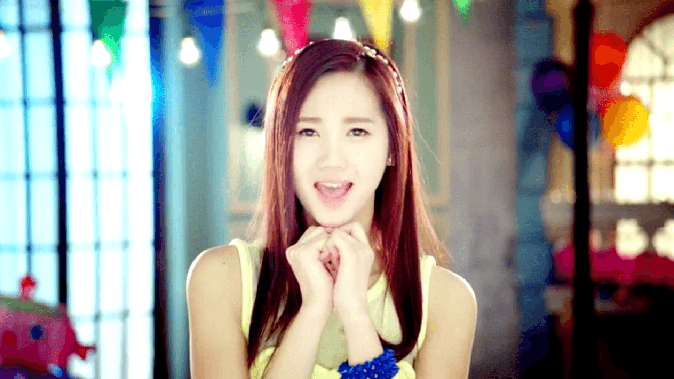 1366x768 Go Ara Wallpaper