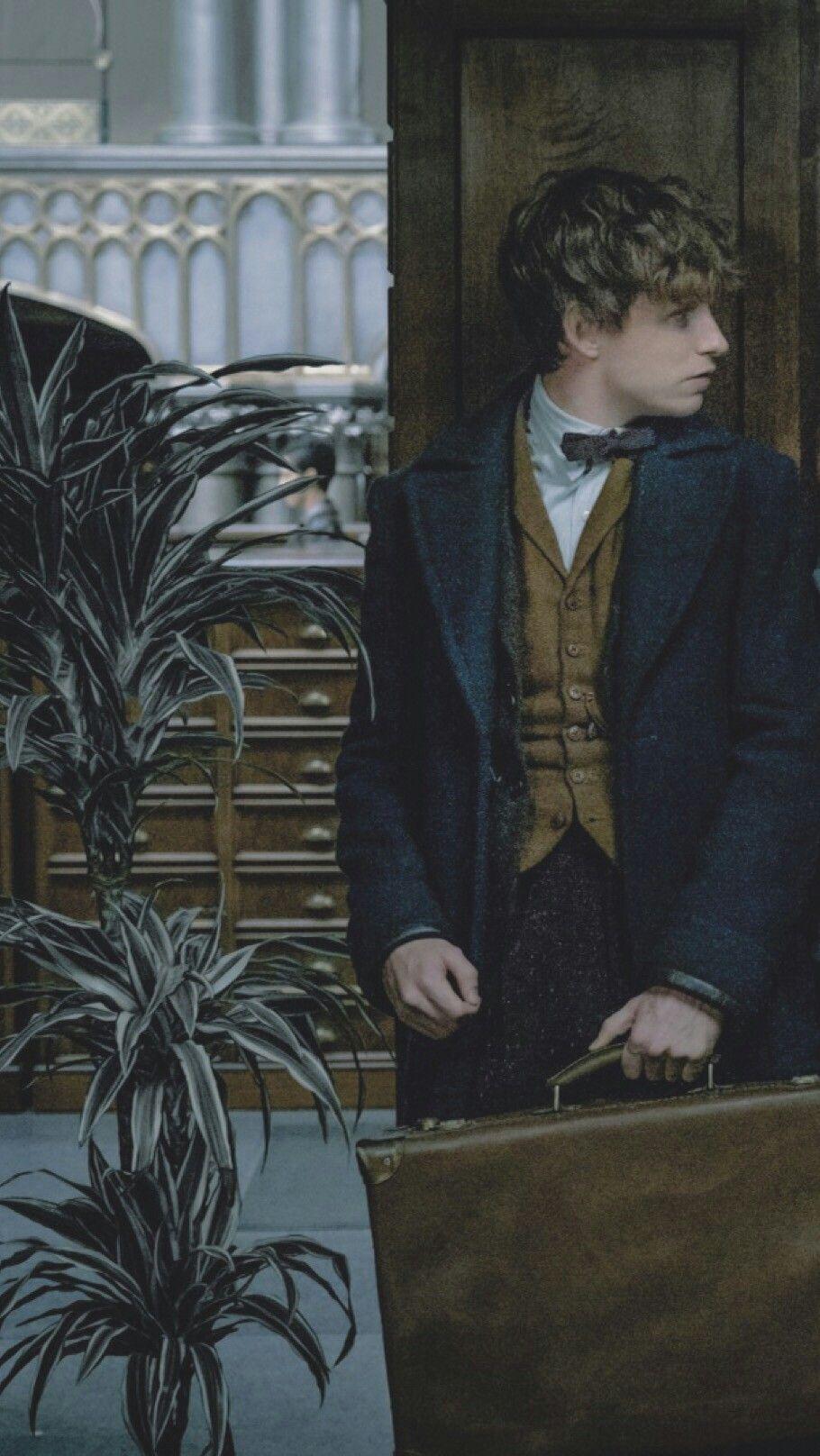 910x1616 Newt from Fantastic Beasts and Where To Find Them. Animales fantasticos, Películas de animación, Criaturas fantásticas