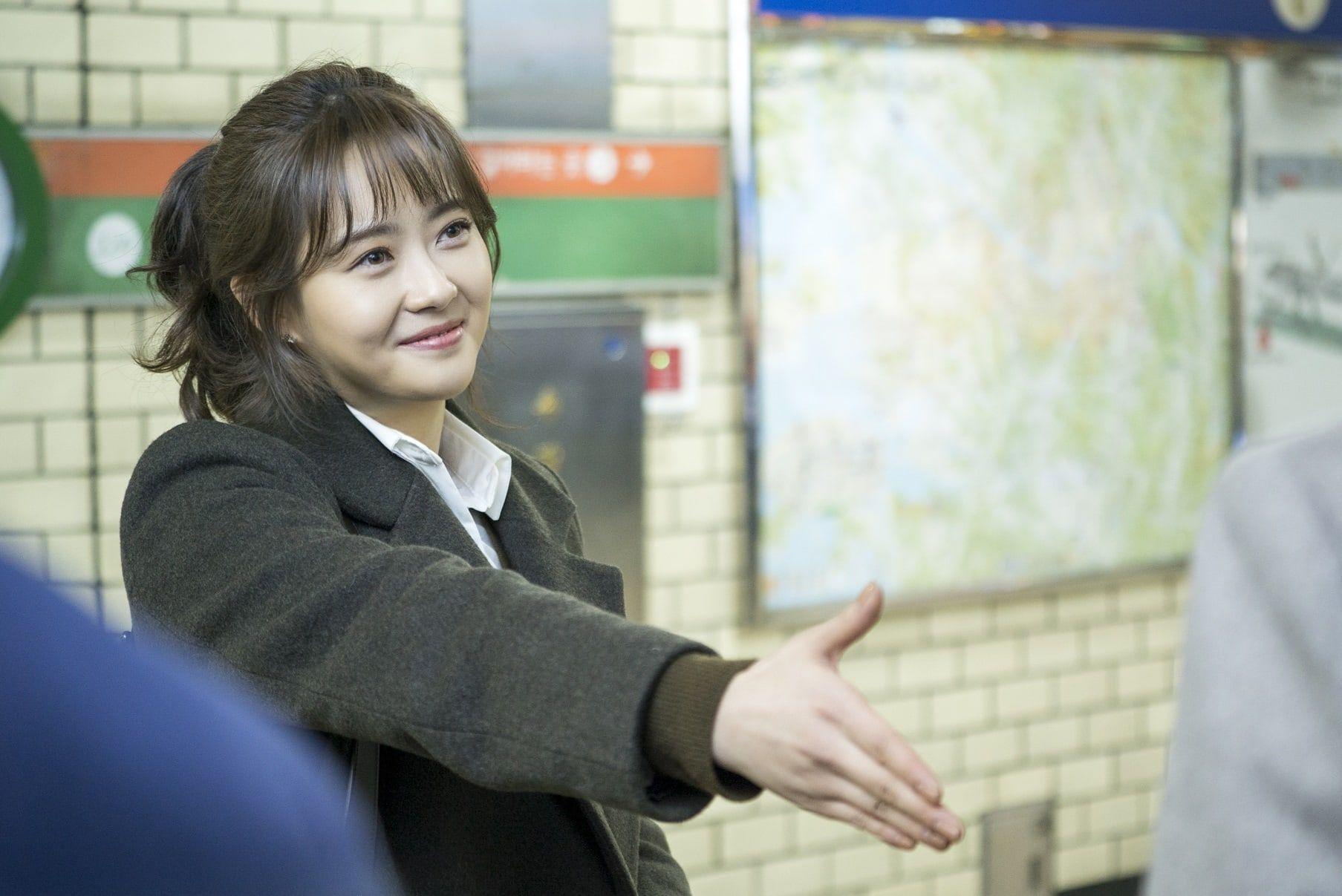 1807x1207 INFINITE's L And Go Ara Meet For The First Time In “Miss Hammurabi”
