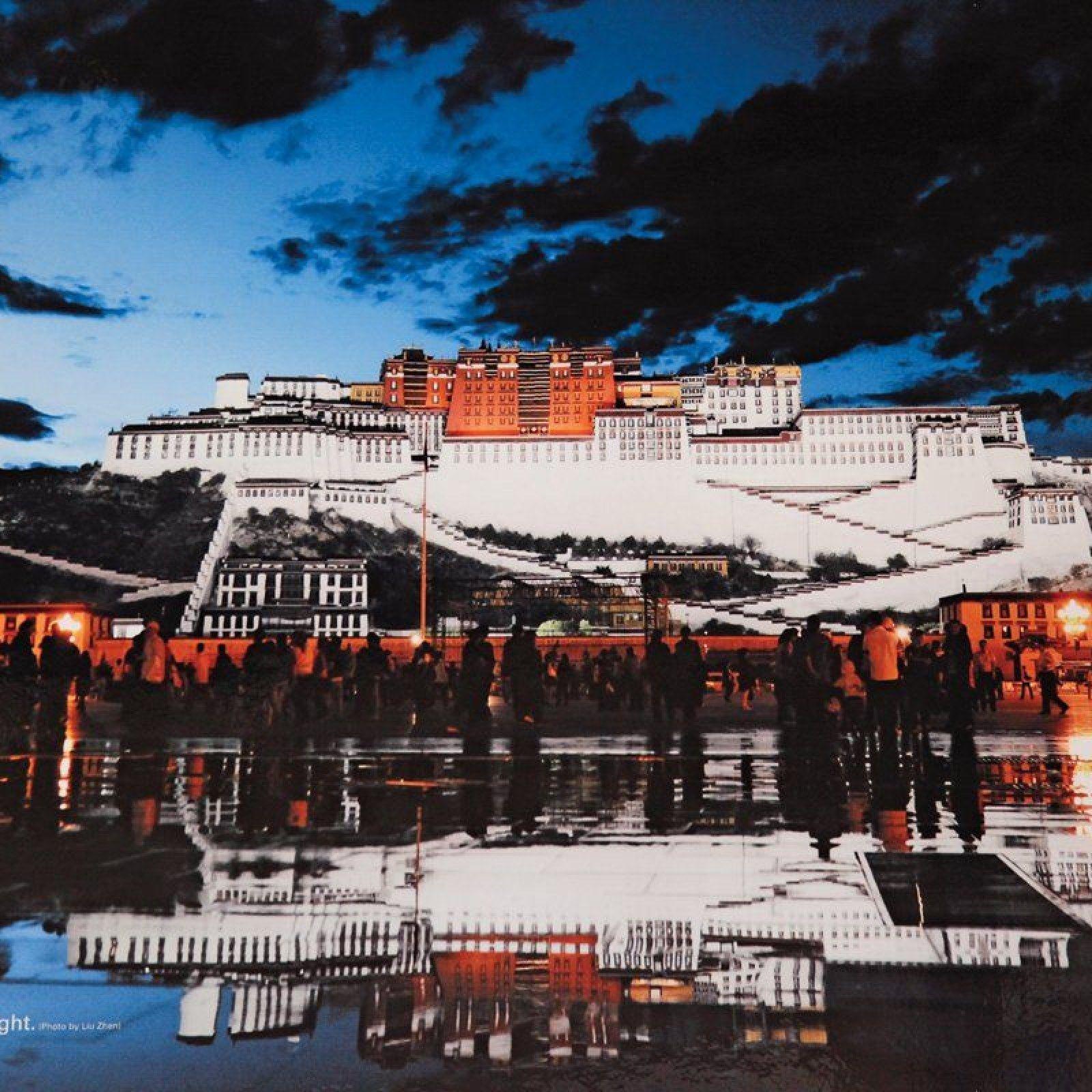1600x1600 A Chinese Vision of Tibet: Happy Lamas and Sacred Snows