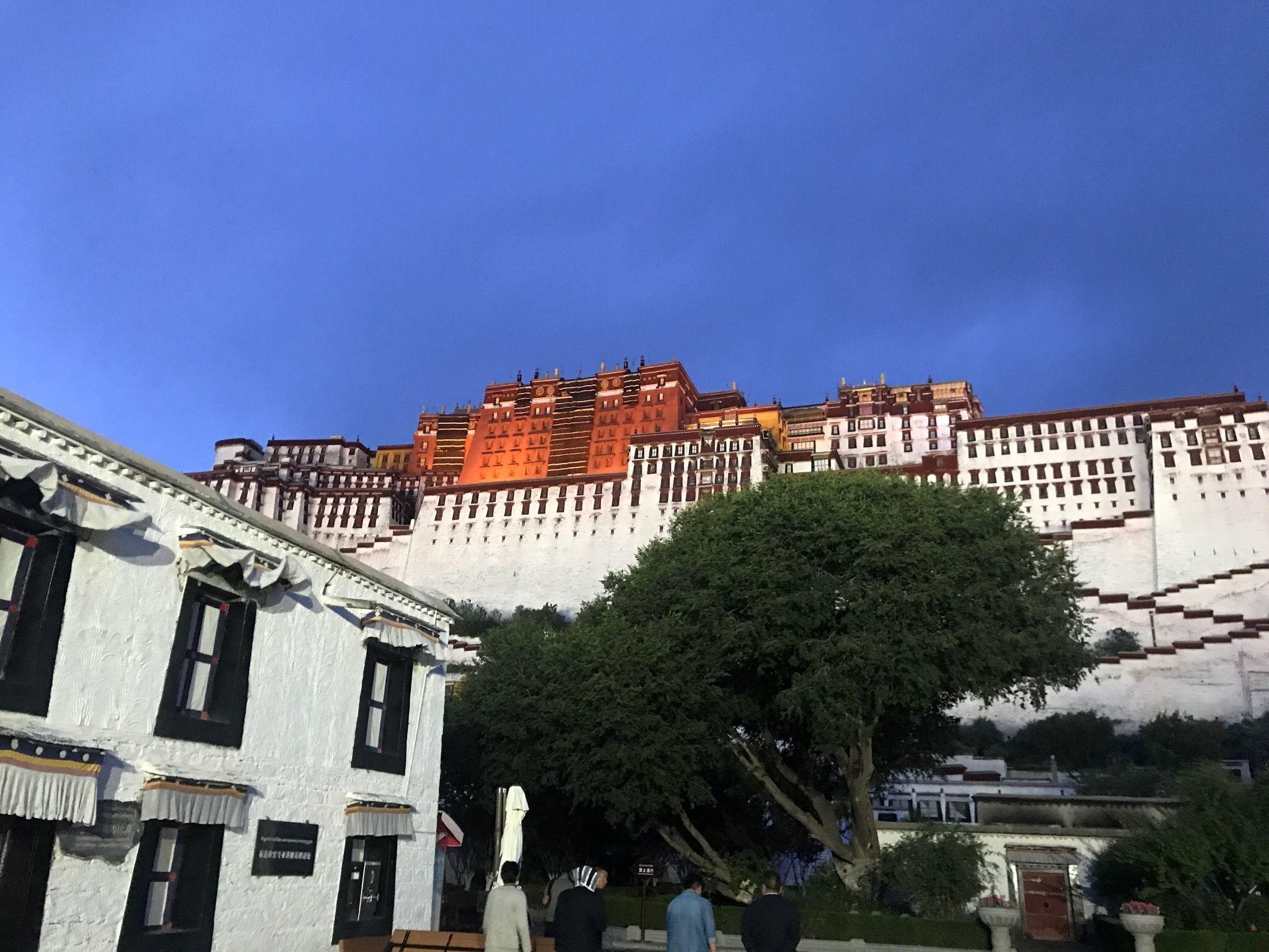 2048x1536 Photos of Potala Palace Loop, China