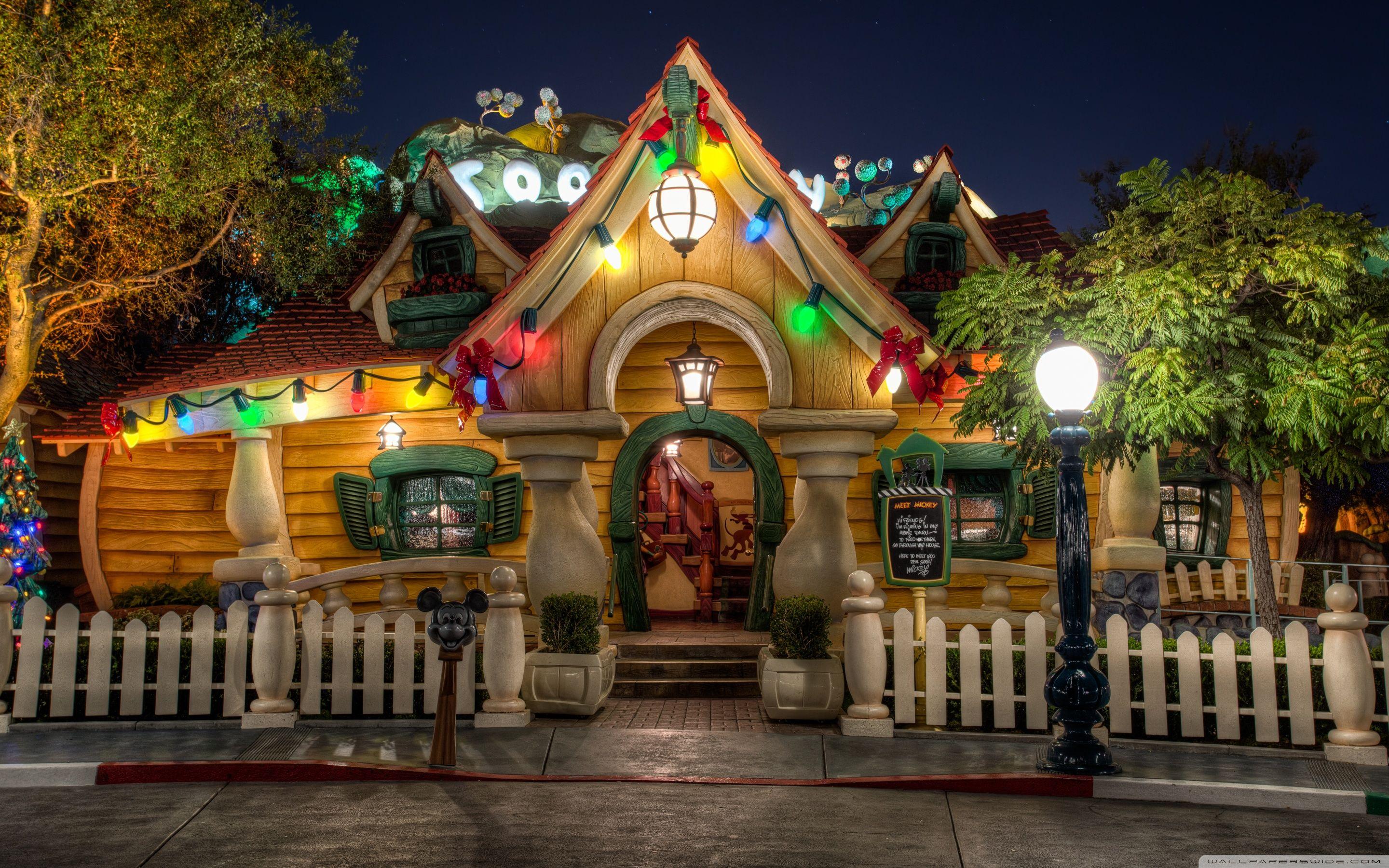 2880x1800 It's Already Christmas at Mickey's House Ultra HD Desktop Background Wallpaper for 4K UHD TV : Widescreen & UltraWide Desktop & Laptop : Tablet