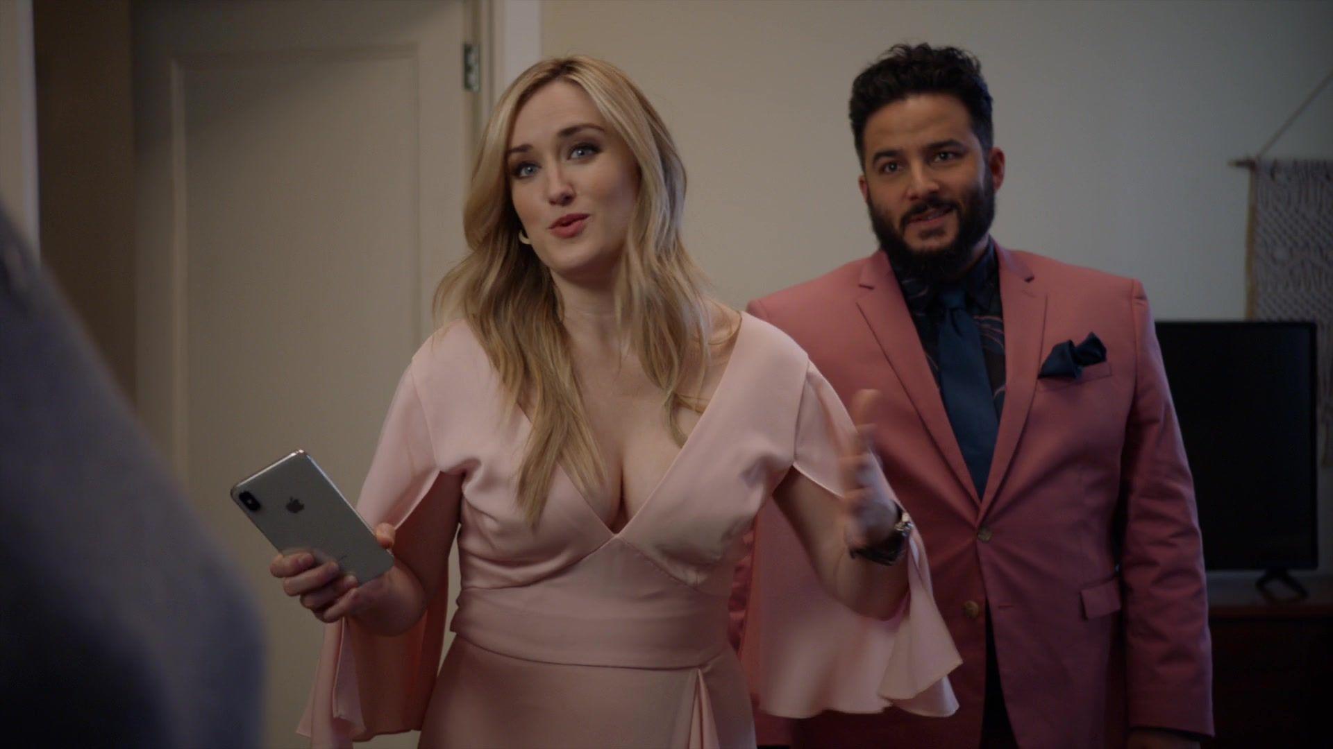 1920x1080 Apple iPhone Smartphone Used by Ashley Johnson in Blindspot