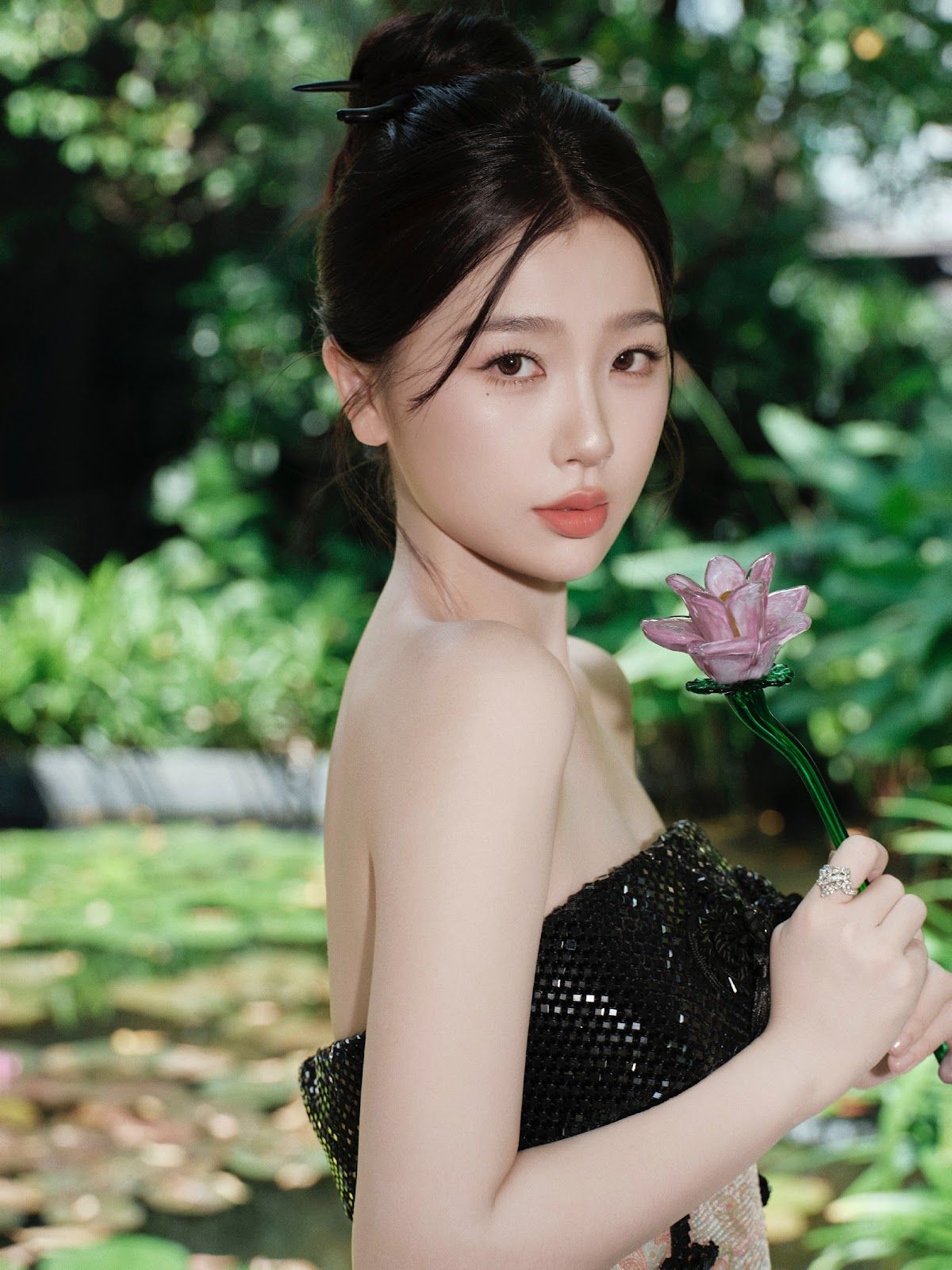1200x1600 China Entertainment News: Esther Yu at entertainment event