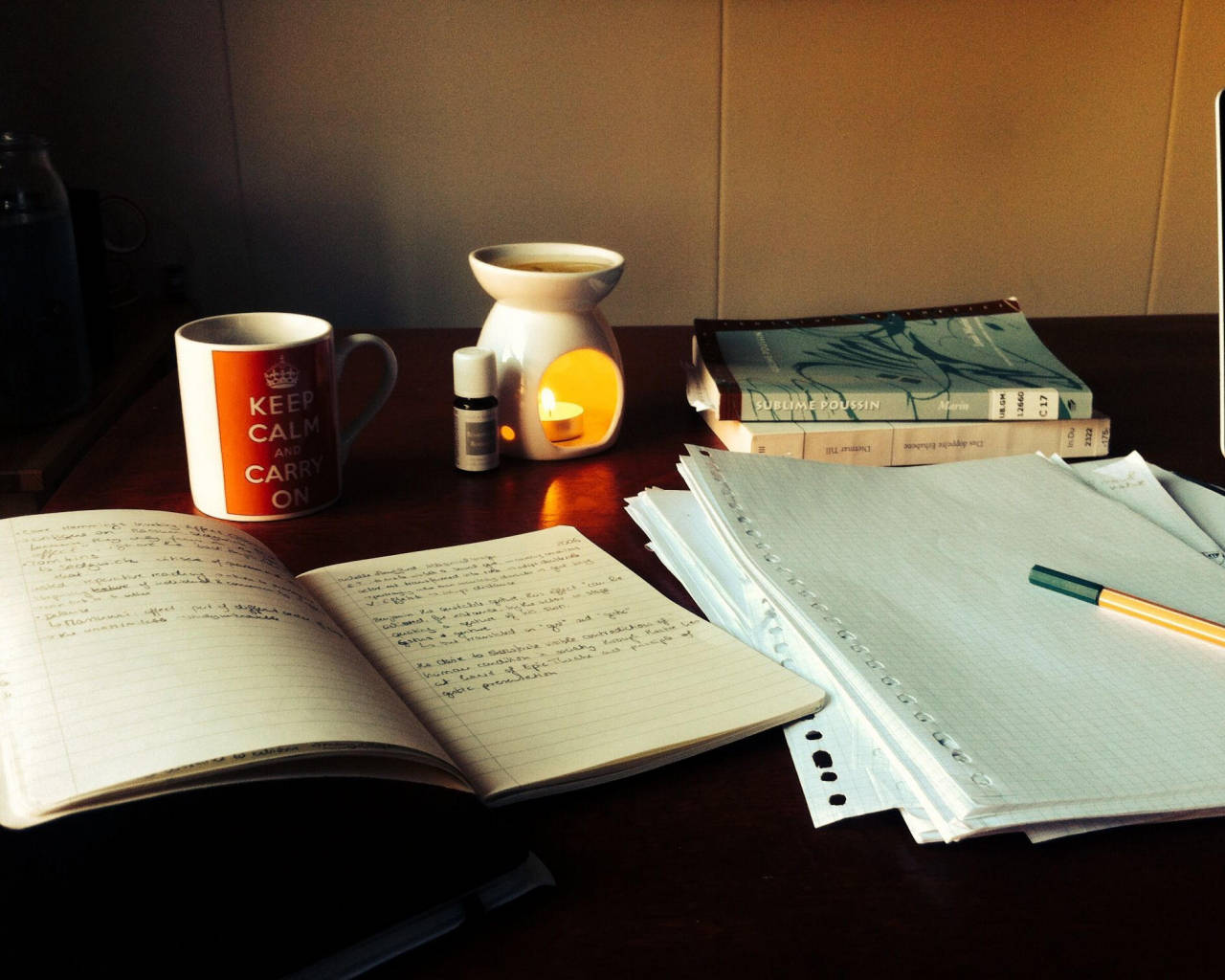 1280x1024 Download Study Aesthetic With Candle Warmer Wallpaper