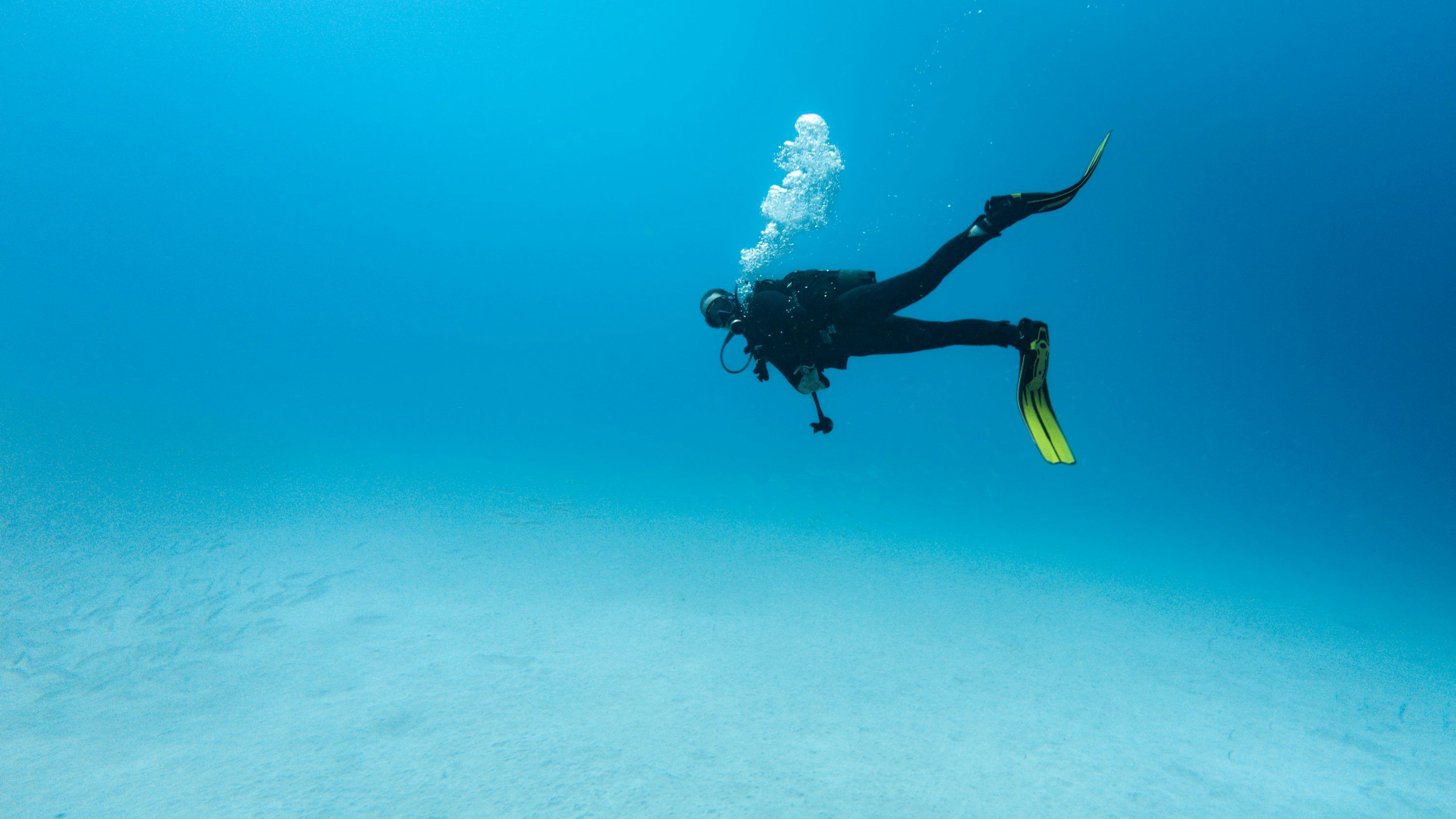 3000x1687 Deep Sea Diver Picture. Download Free Image