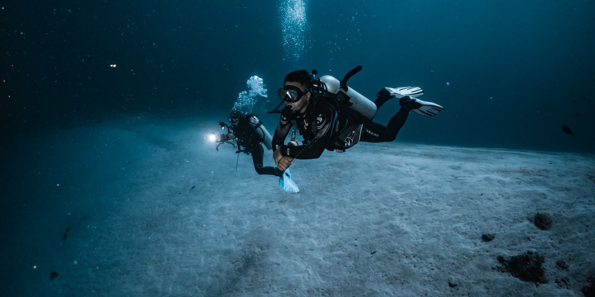 2000x1000 PADI Deep Diver Certification. Abyss Ocean World