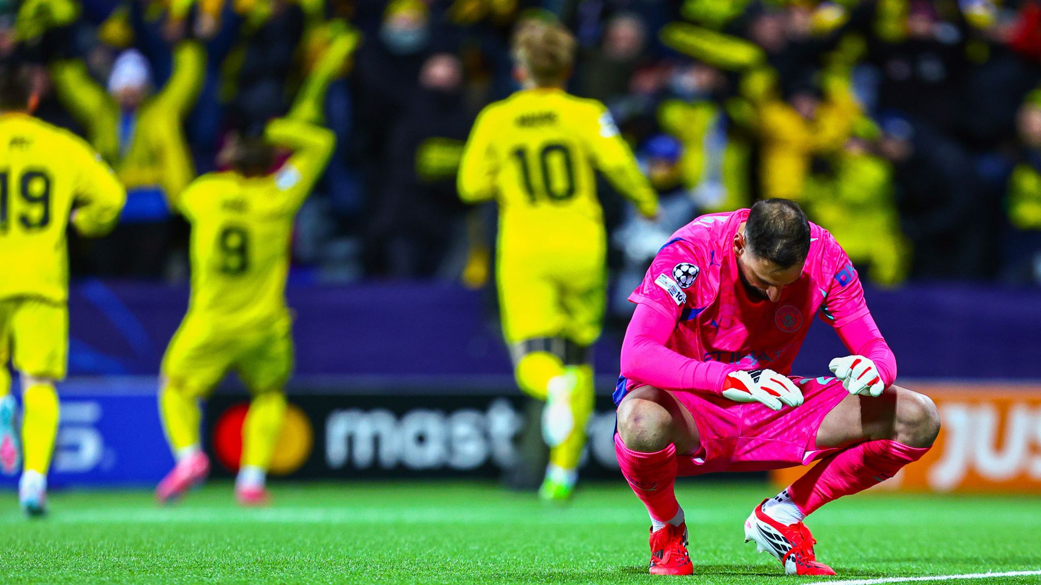 2048x1152 Bodo Glimt 3 1 Man City: Pep Guardiola's Side Stunned By Heavy Champions League Defeat In Norway