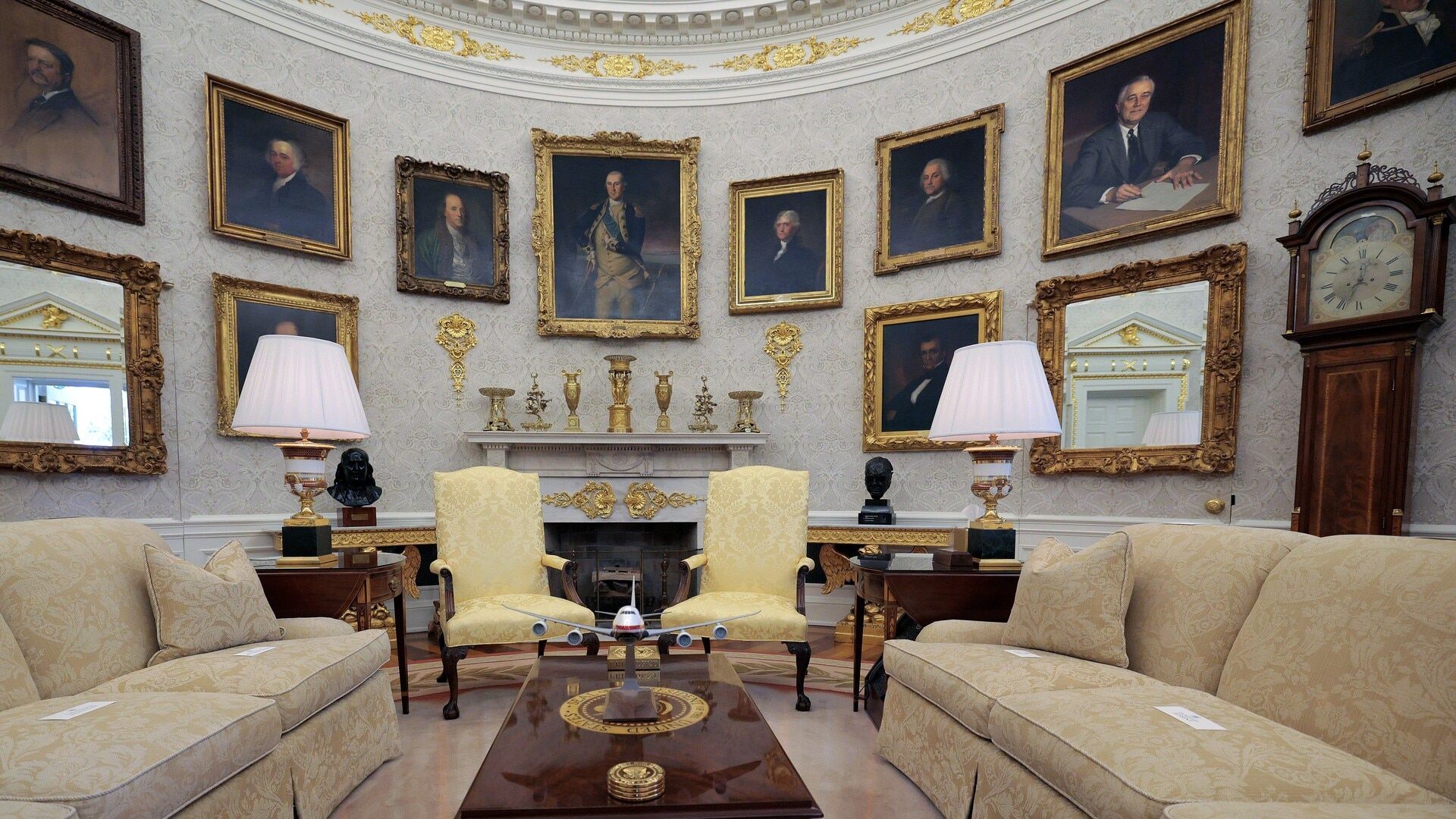 1920x1080 Donald Trump shows off his Oval Office redecoration in interview