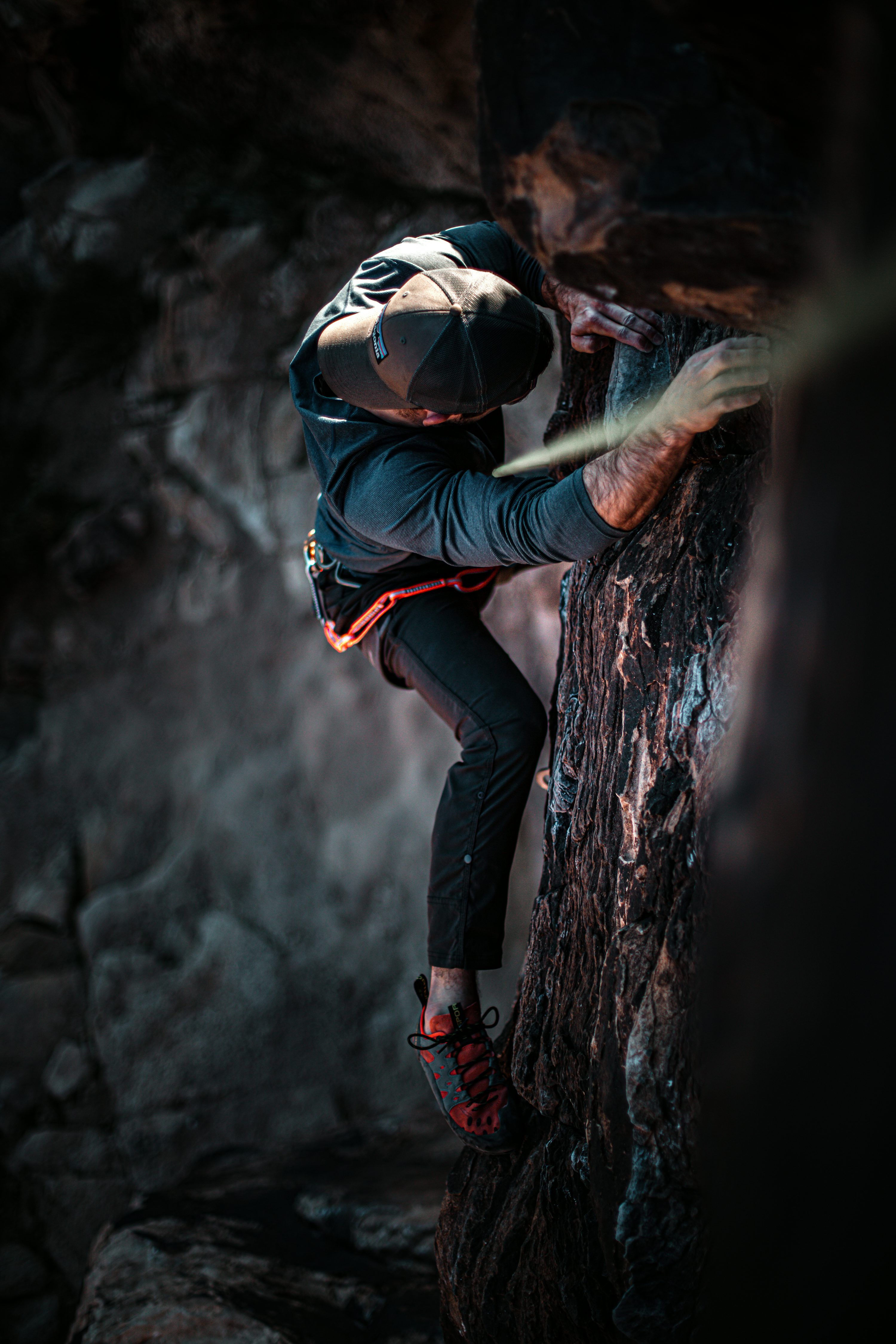 3000x4500 Climbing Rope Picture. Download Free Image