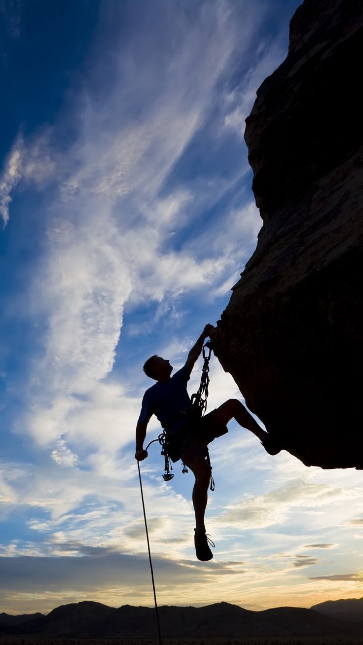 736x1308 Rock climbing photography. Fogo gif, Motorola wallpaper, Mountain climbing