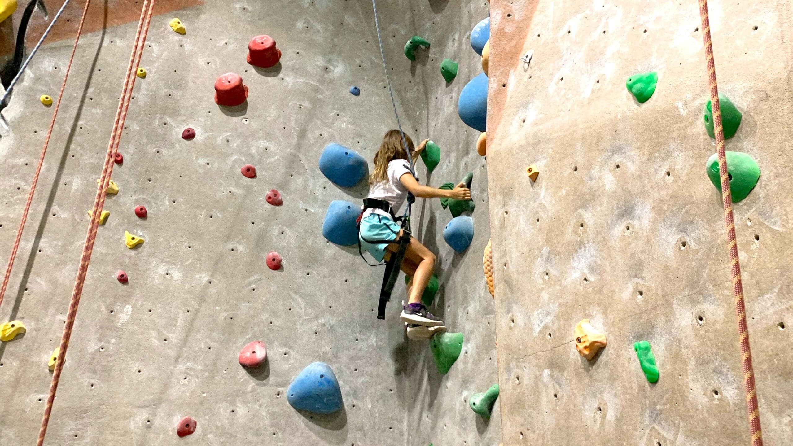 2560x1440 Why Top Rope Climbing is Perfect for Young Climbers. Vertical Rock Climbing & Fitness Center