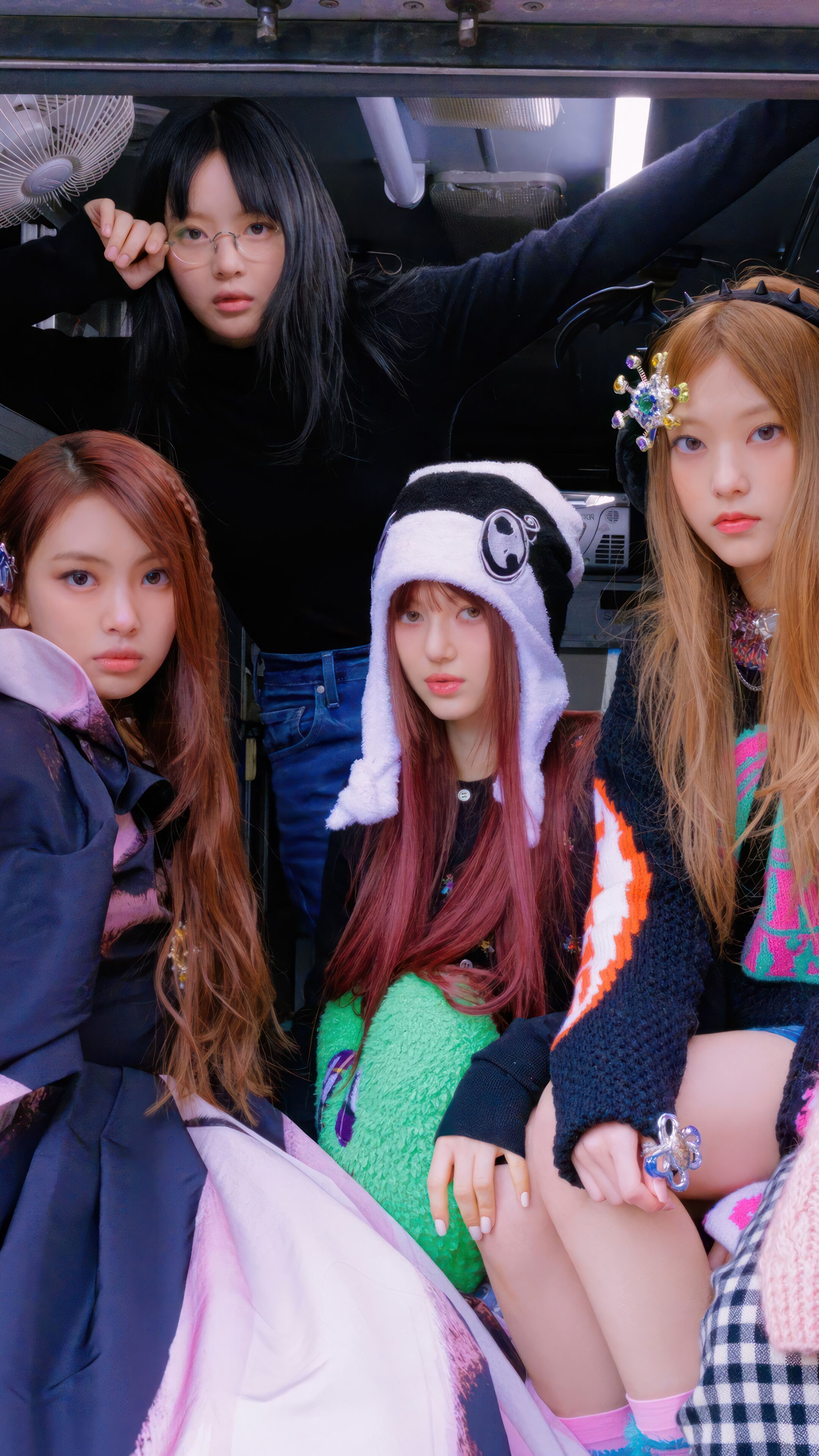 2160x3840 NewJeans OMG All Members 4K Wallpaper iPhone HD Phone i