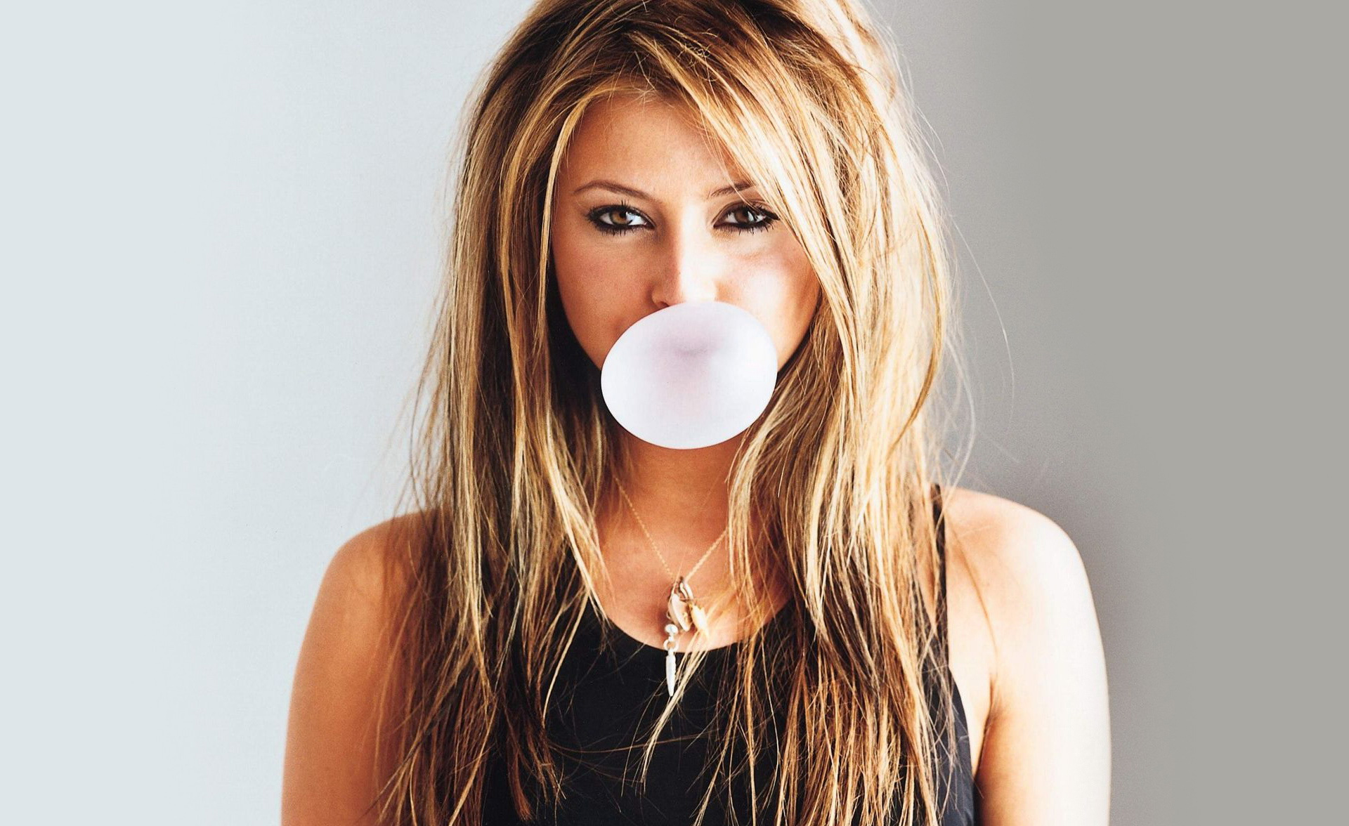 1920x1176 Holly Valance naughty wallpaper Wallpaper, HD Celebrities 4K Wallpaper, Image and Background