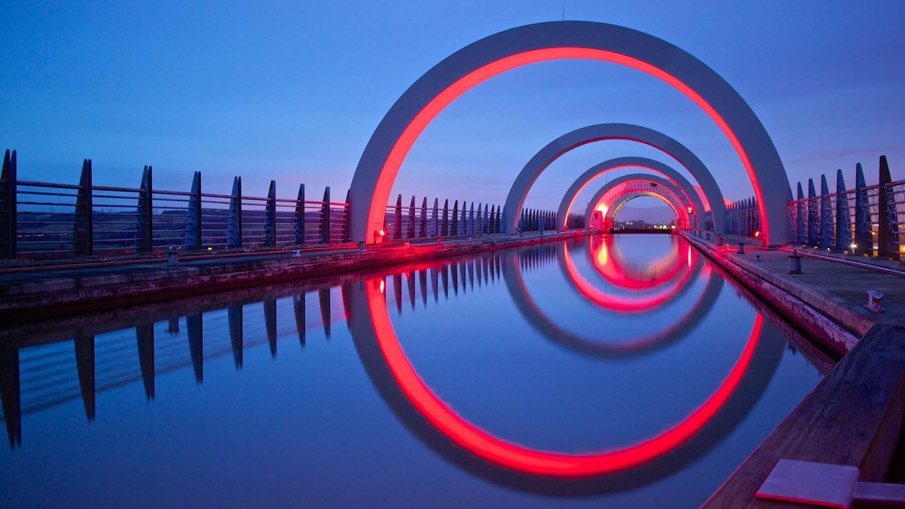 1280x720 Falkirk Wheel red illuminated arches, Falkirk, Scotland