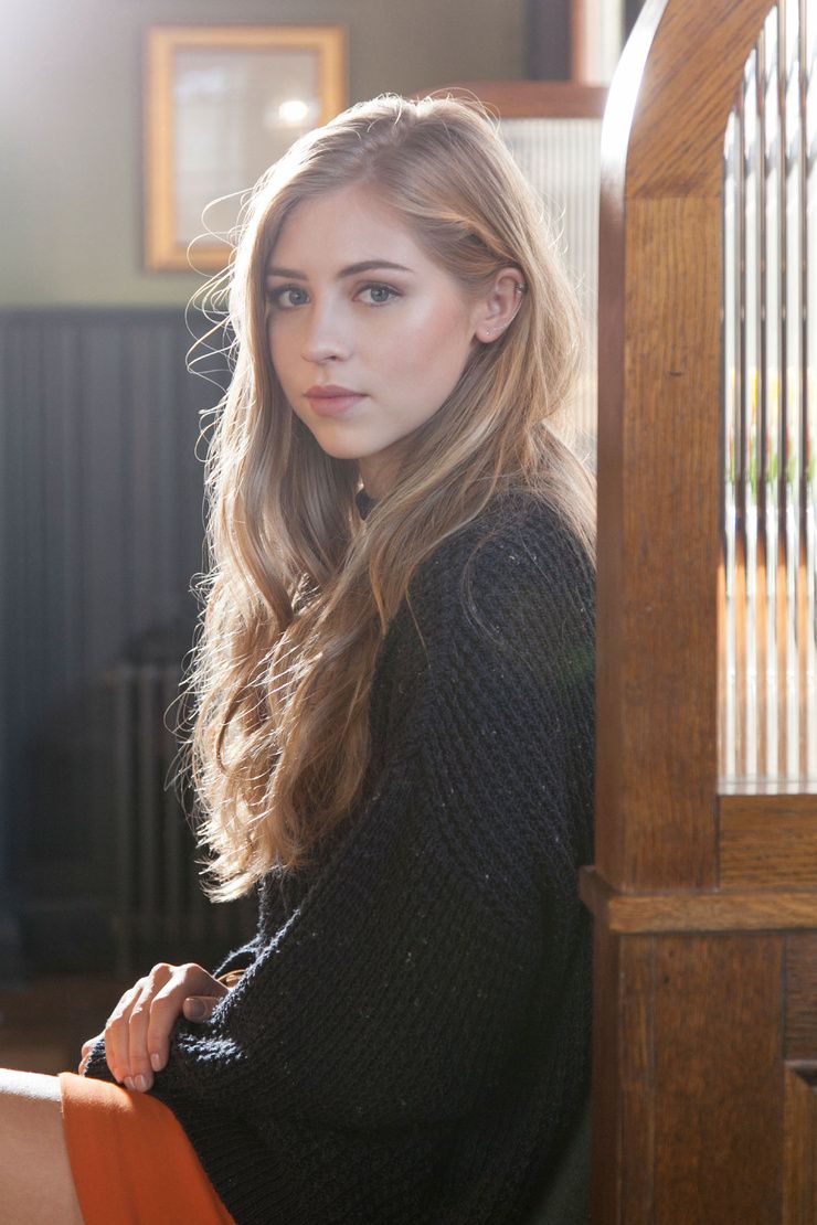 740x1110 Hermione Corfield picture