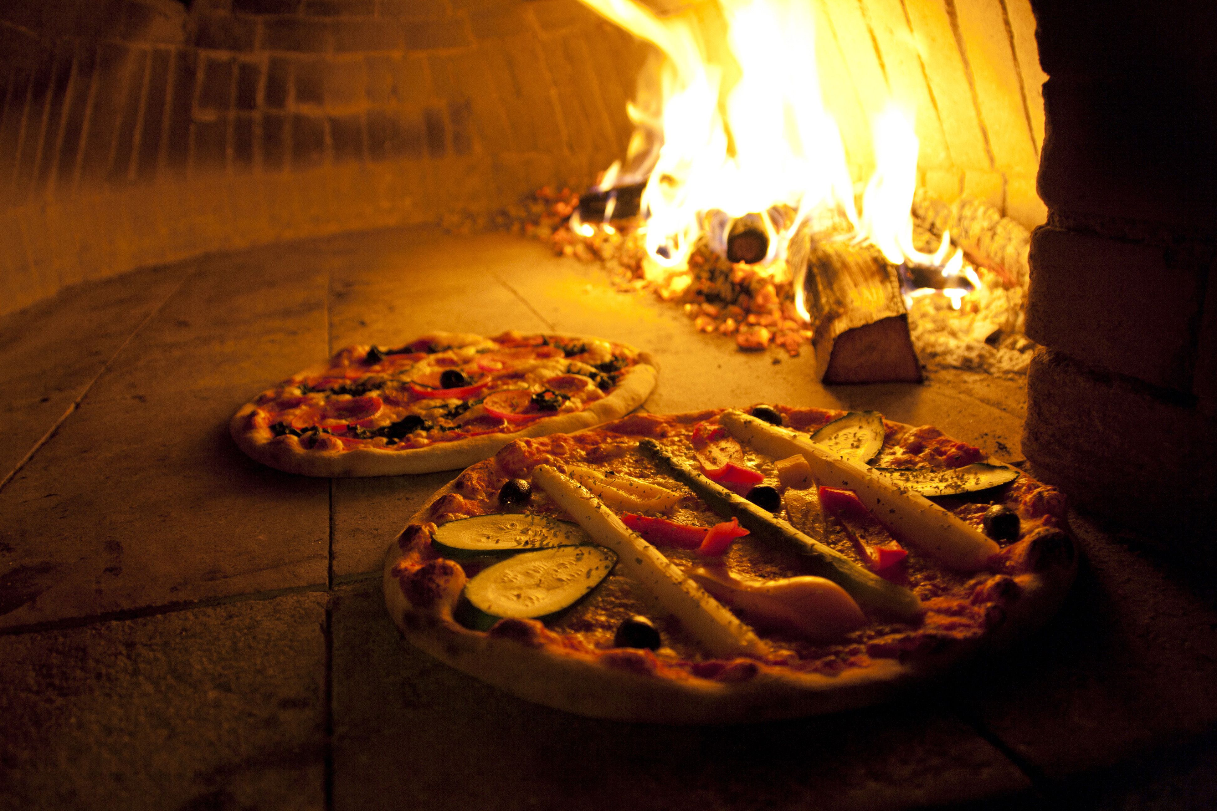 3888x2592 Pizza In Oven Royalty Free