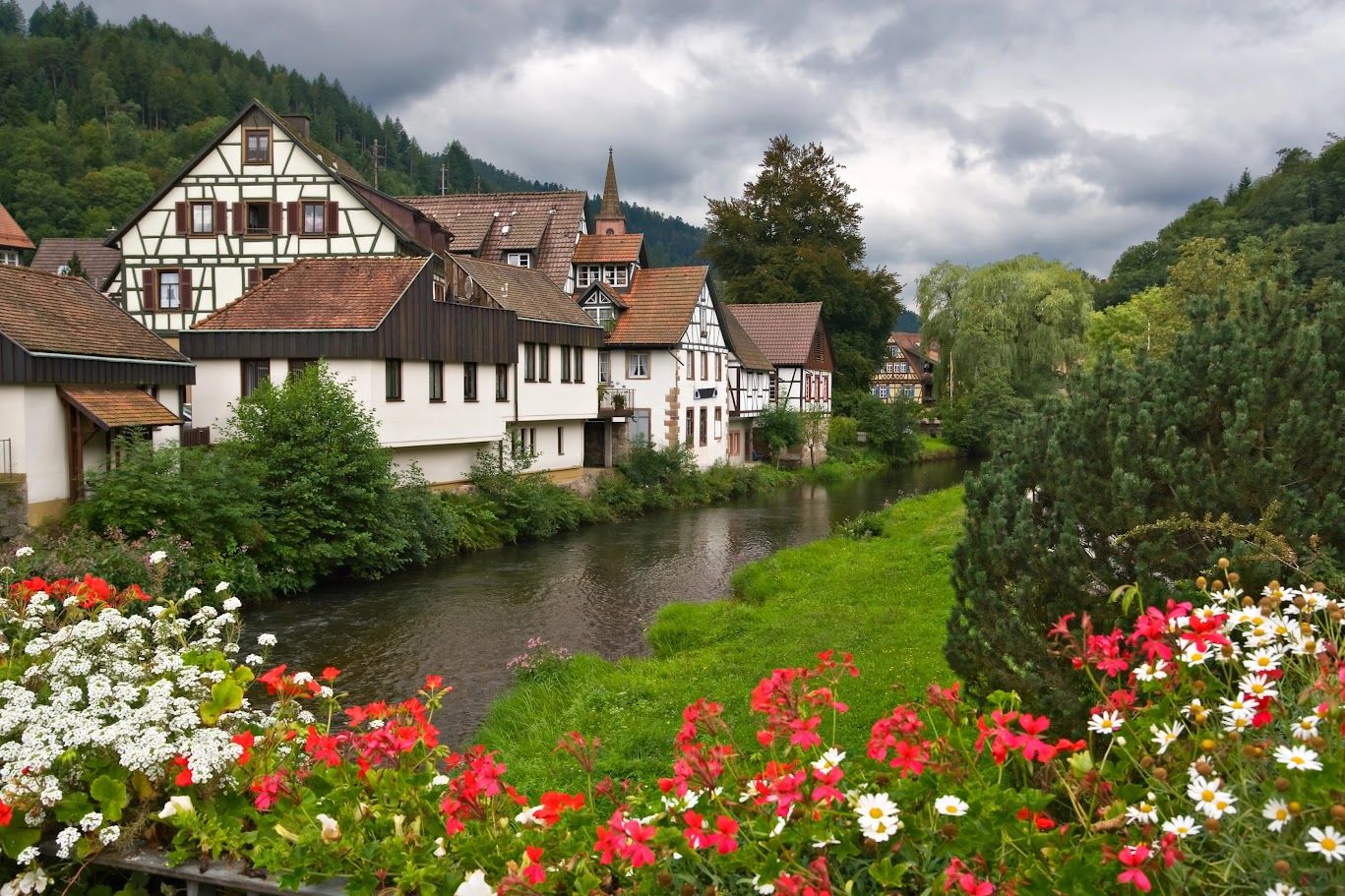 1367x911 Beautiful Summer Travel Destinations in Germany